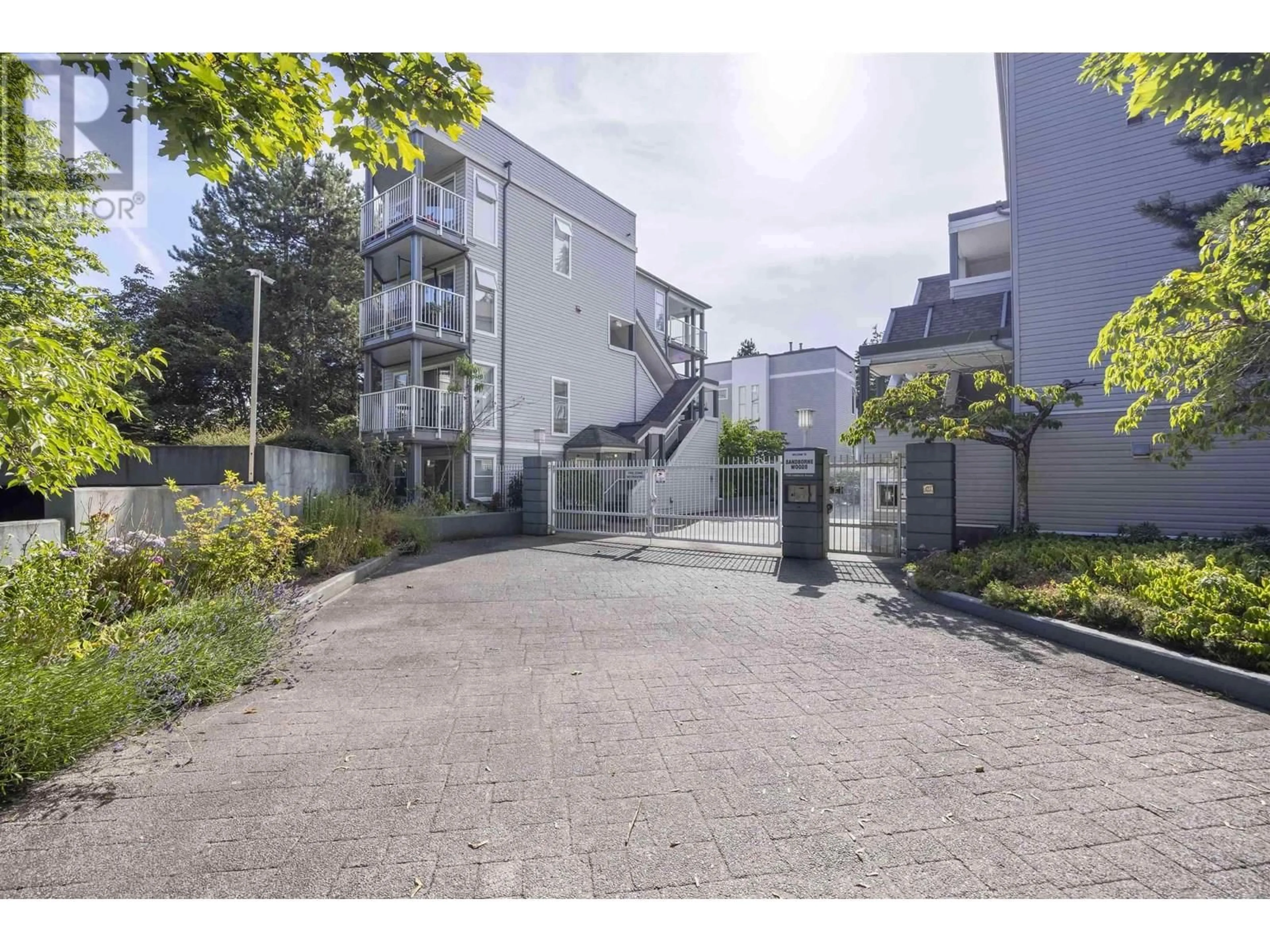Unknown for 40 - 7345 SANDBORNE AVENUE, Burnaby British Columbia V3N4W6