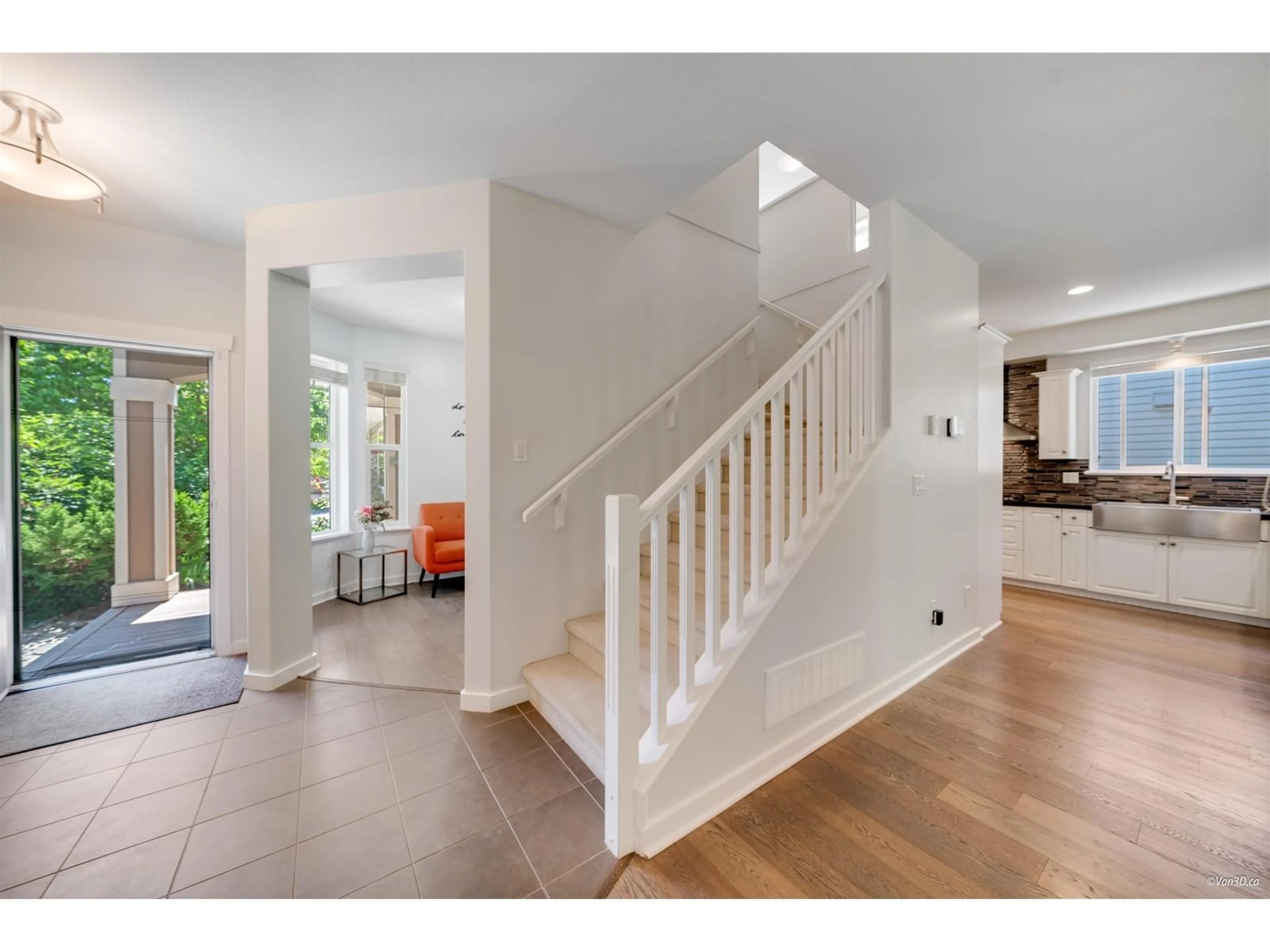 Indoor entryway for 21143 82A, Langley British Columbia V2Y0B5
