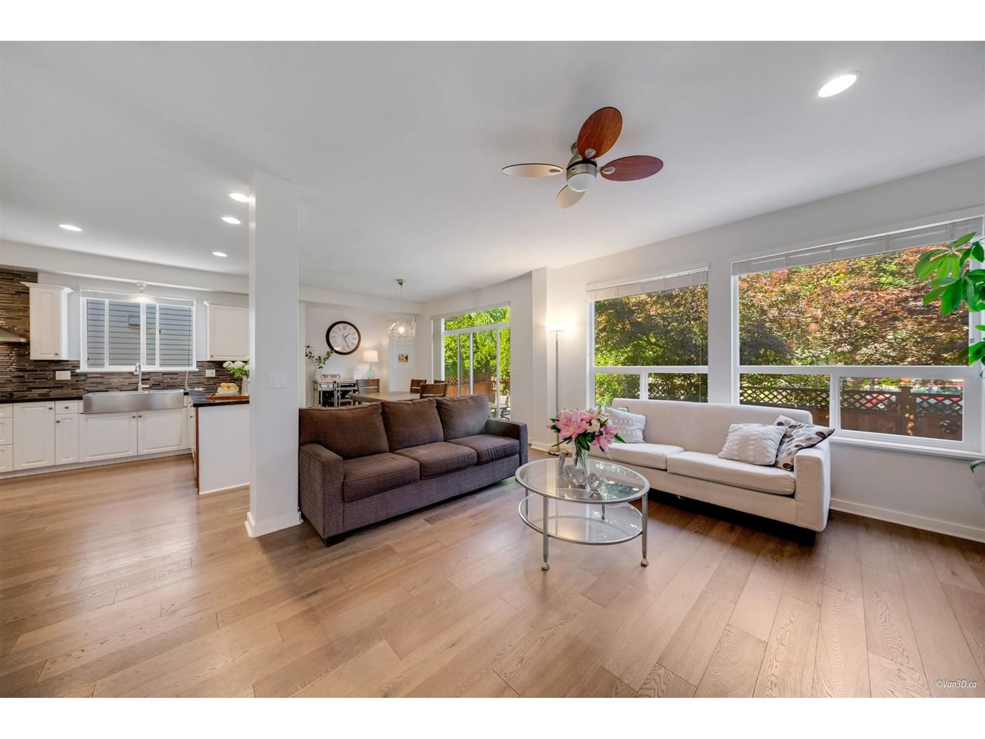 Living room with furniture, unknown for 21143 82A, Langley British Columbia V2Y0B5
