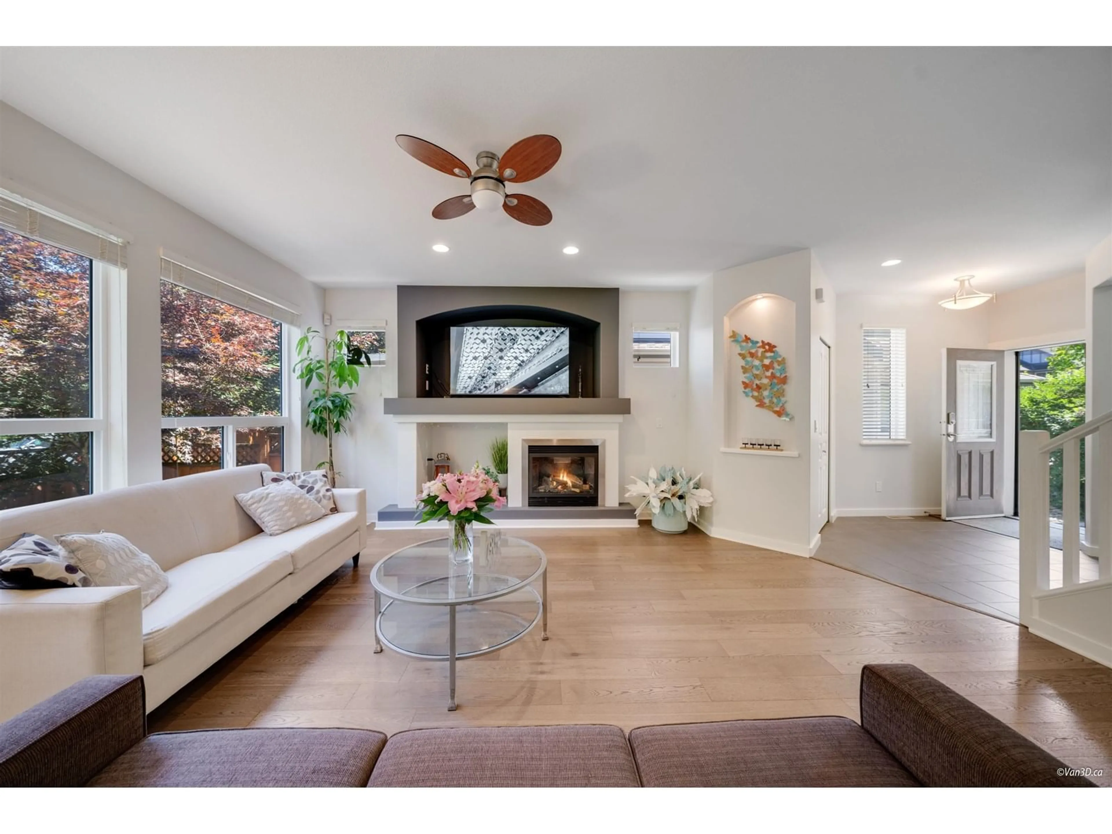 Living room with furniture, unknown for 21143 82A, Langley British Columbia V2Y0B5