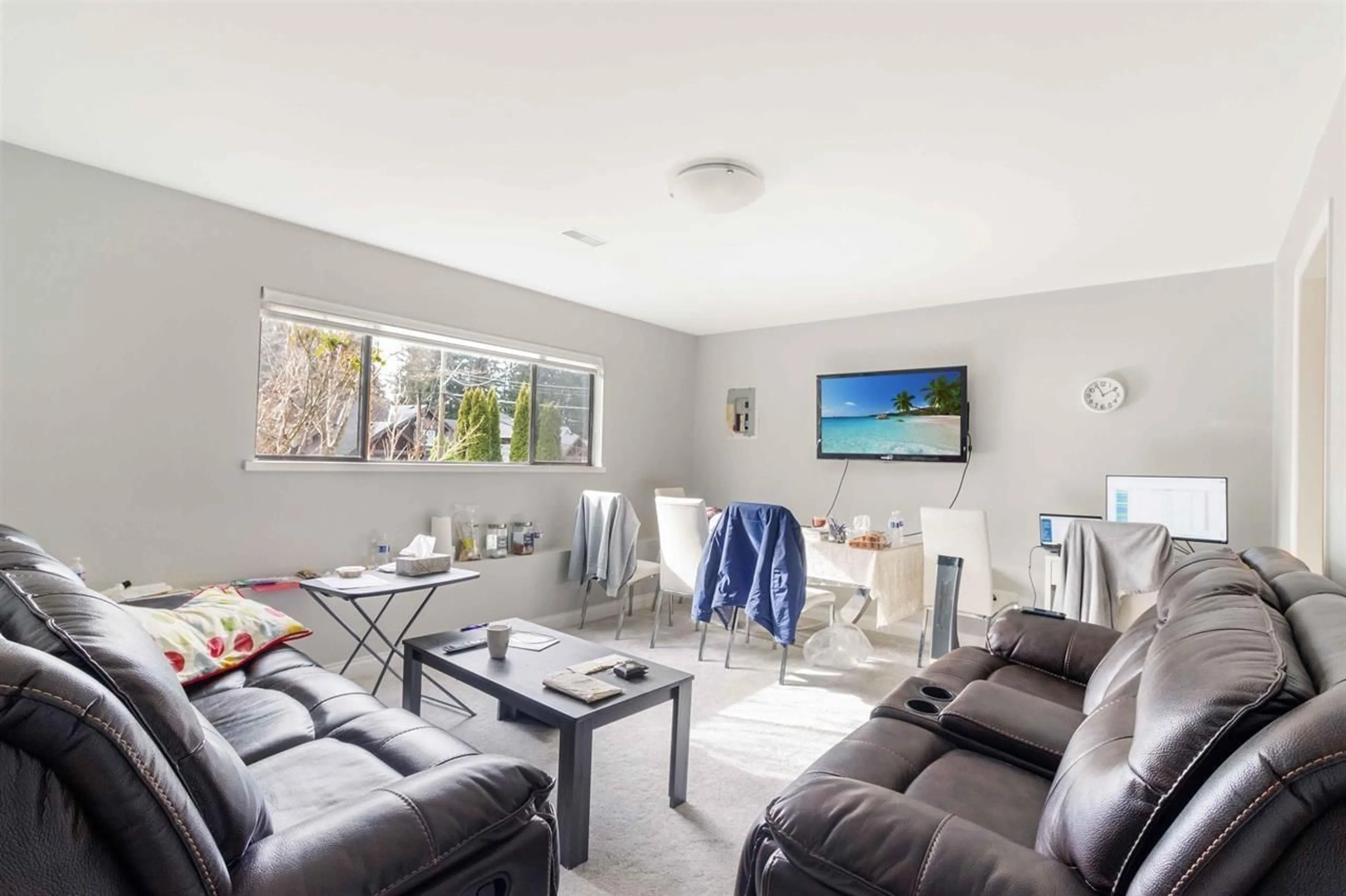 Living room with furniture, unknown for 32533 PTARMIGAN, Mission British Columbia V2V5K6