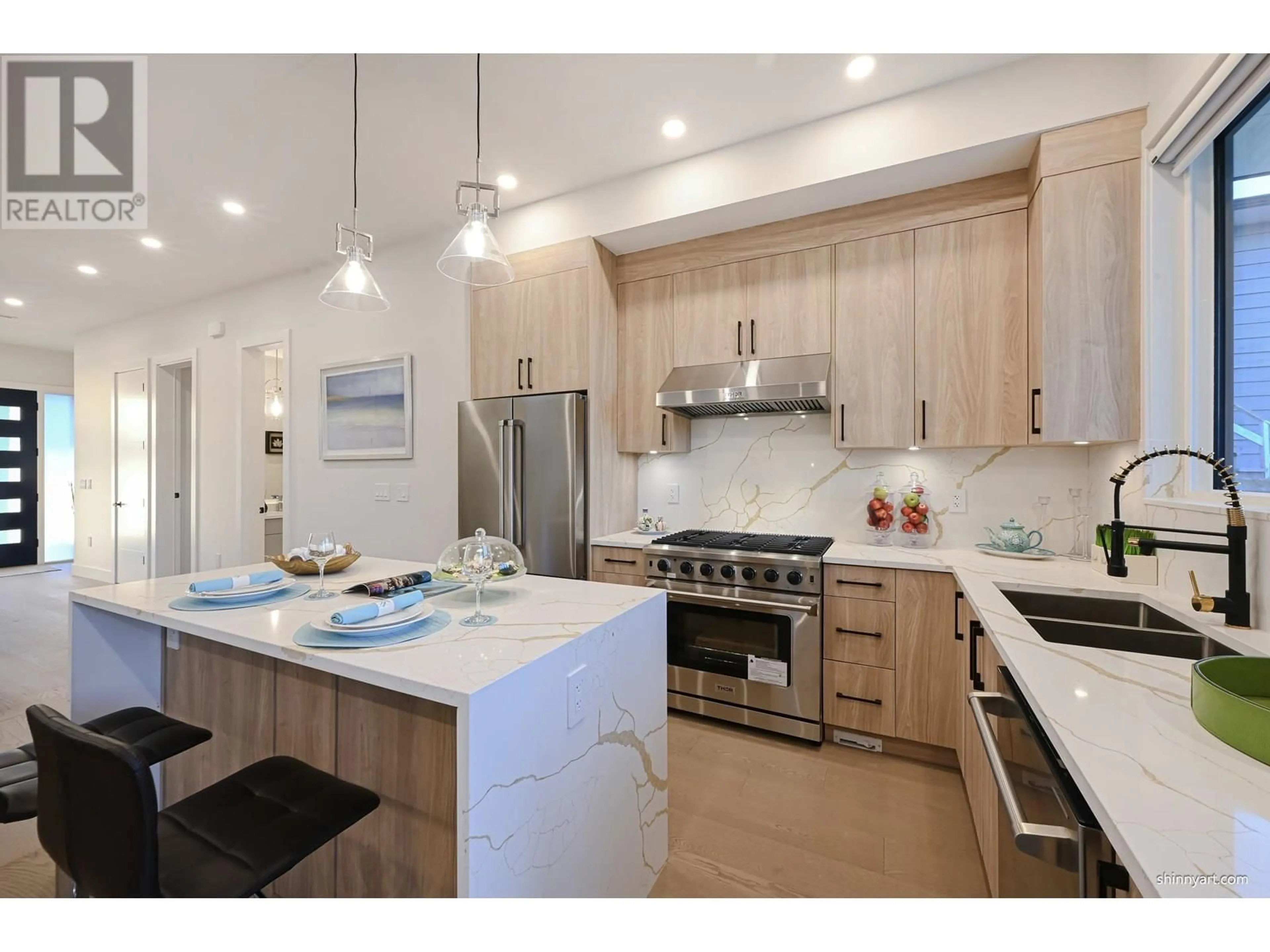 Open concept kitchen, unknown for 1510 MACGOWAN AVENUE, North Vancouver British Columbia V7P1N4