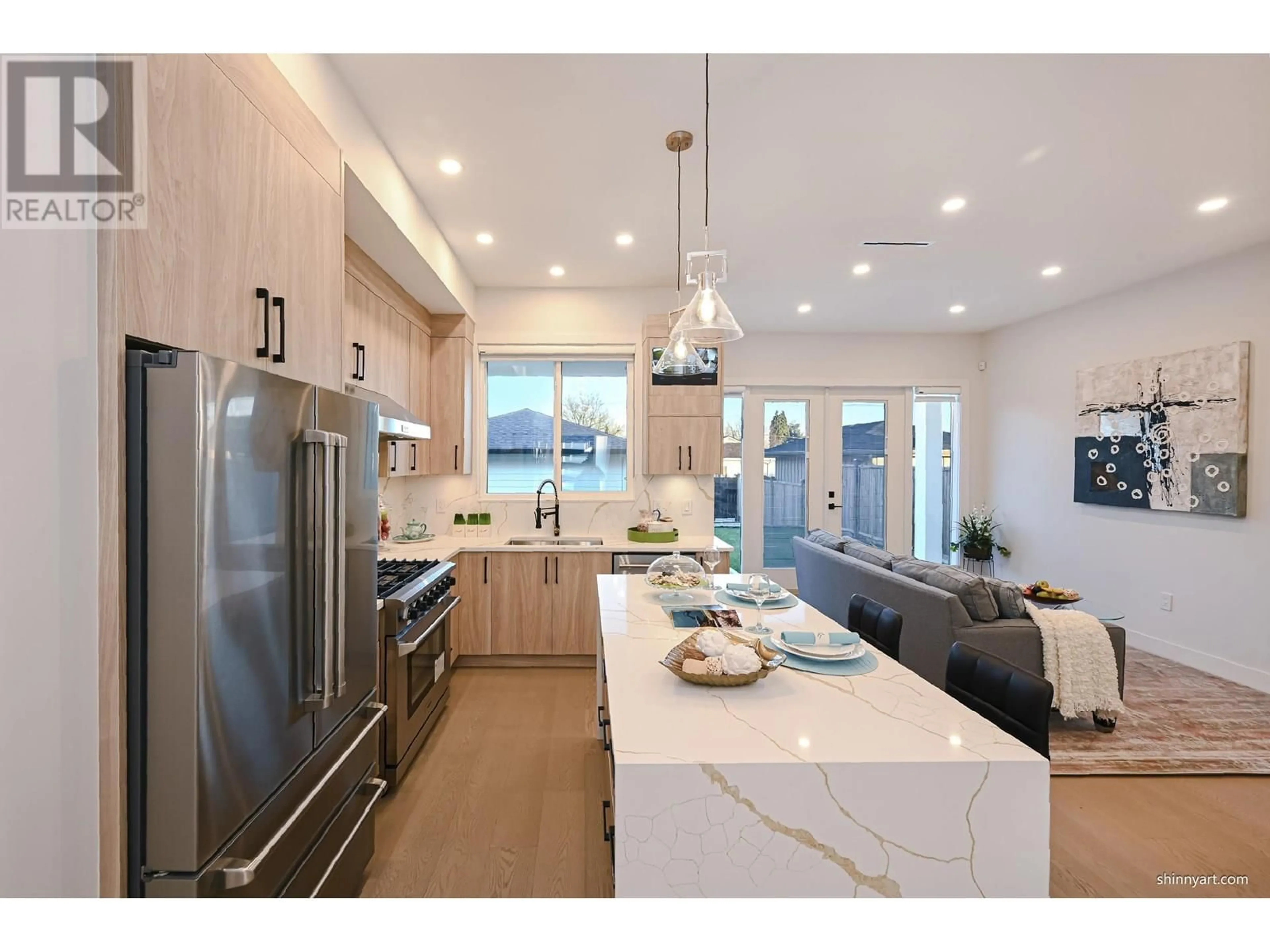 Open concept kitchen, ceramic/tile floor for 1510 MACGOWAN AVENUE, North Vancouver British Columbia V7P1N4