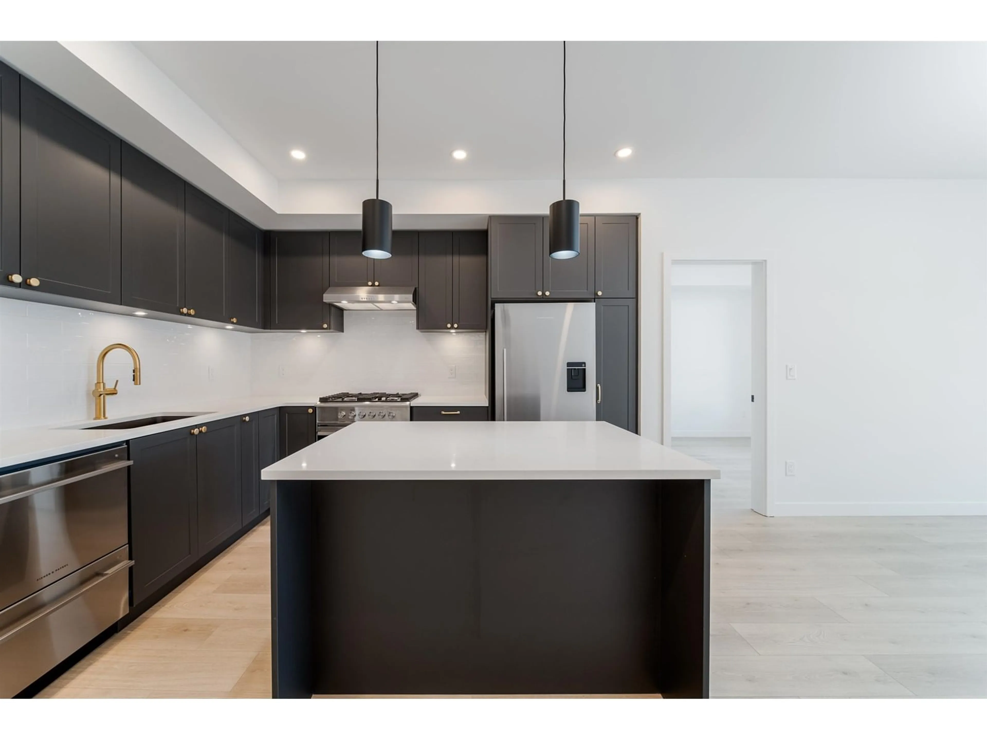 Open concept kitchen, unknown for 110 - 2425 166, Surrey British Columbia V3Z1K7