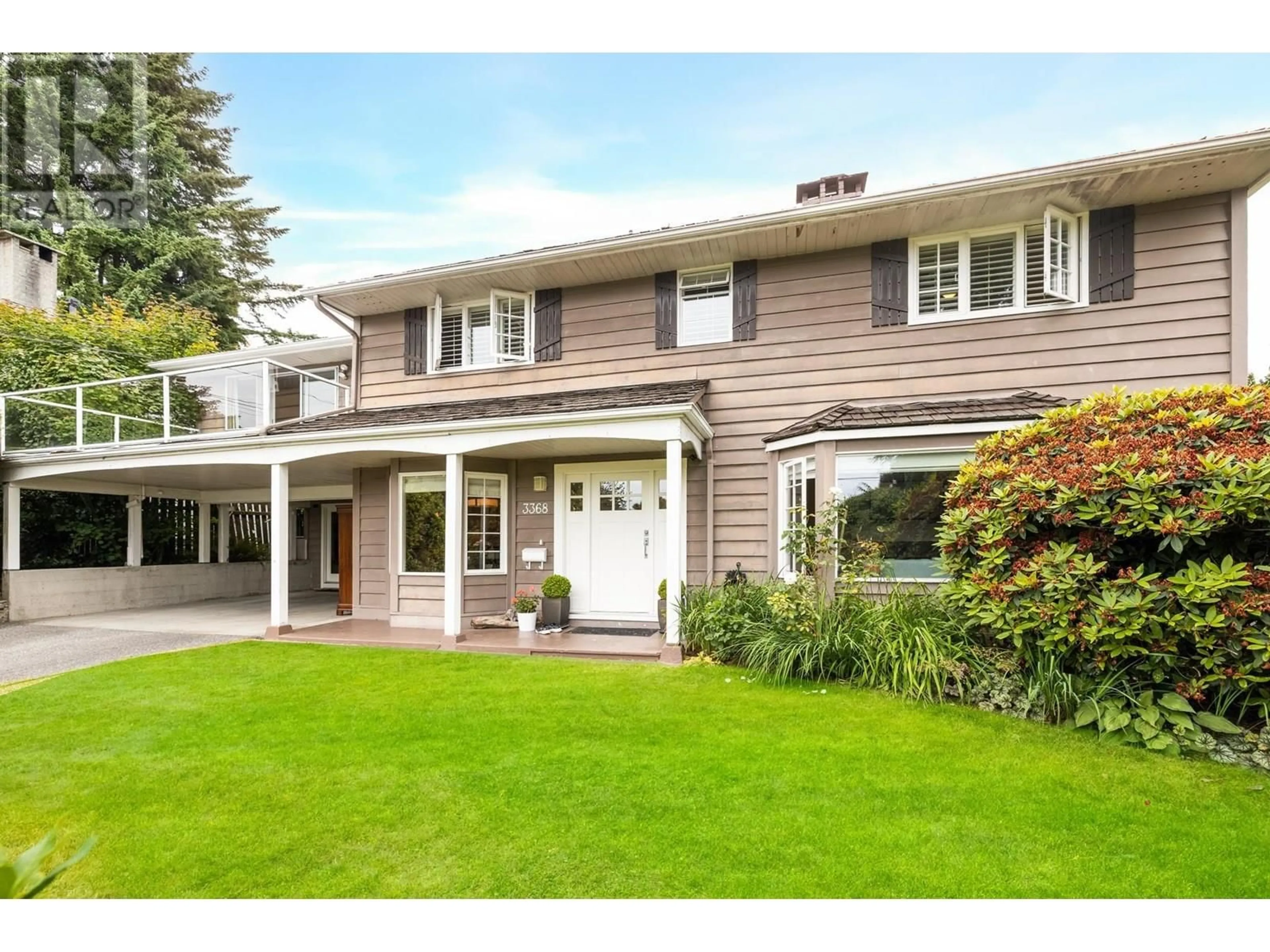 Home with vinyl exterior material, street for 3368 CALDER AVENUE, North Vancouver British Columbia V7N3R7