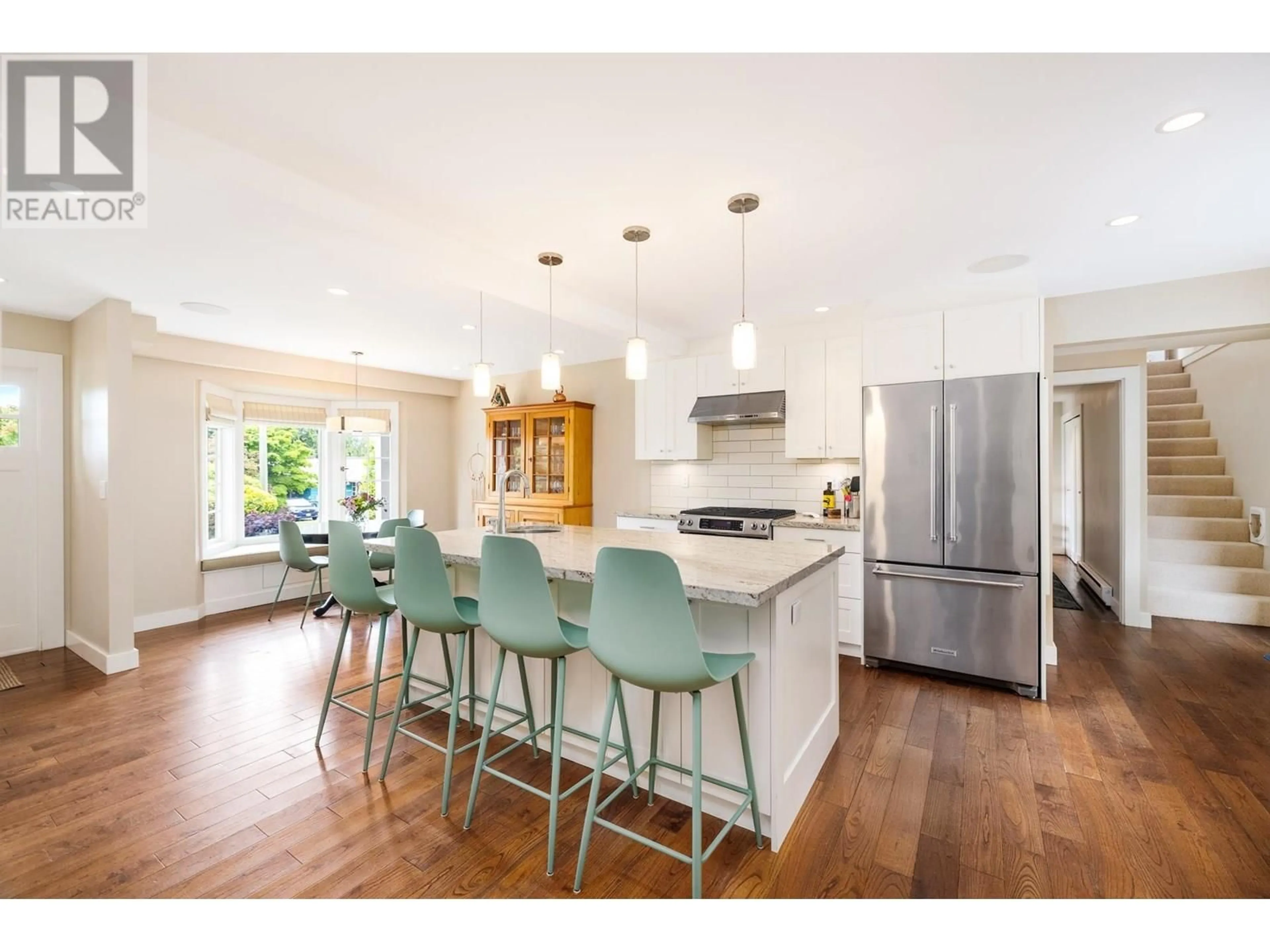 Open concept kitchen, unknown for 3368 CALDER AVENUE, North Vancouver British Columbia V7N3R7