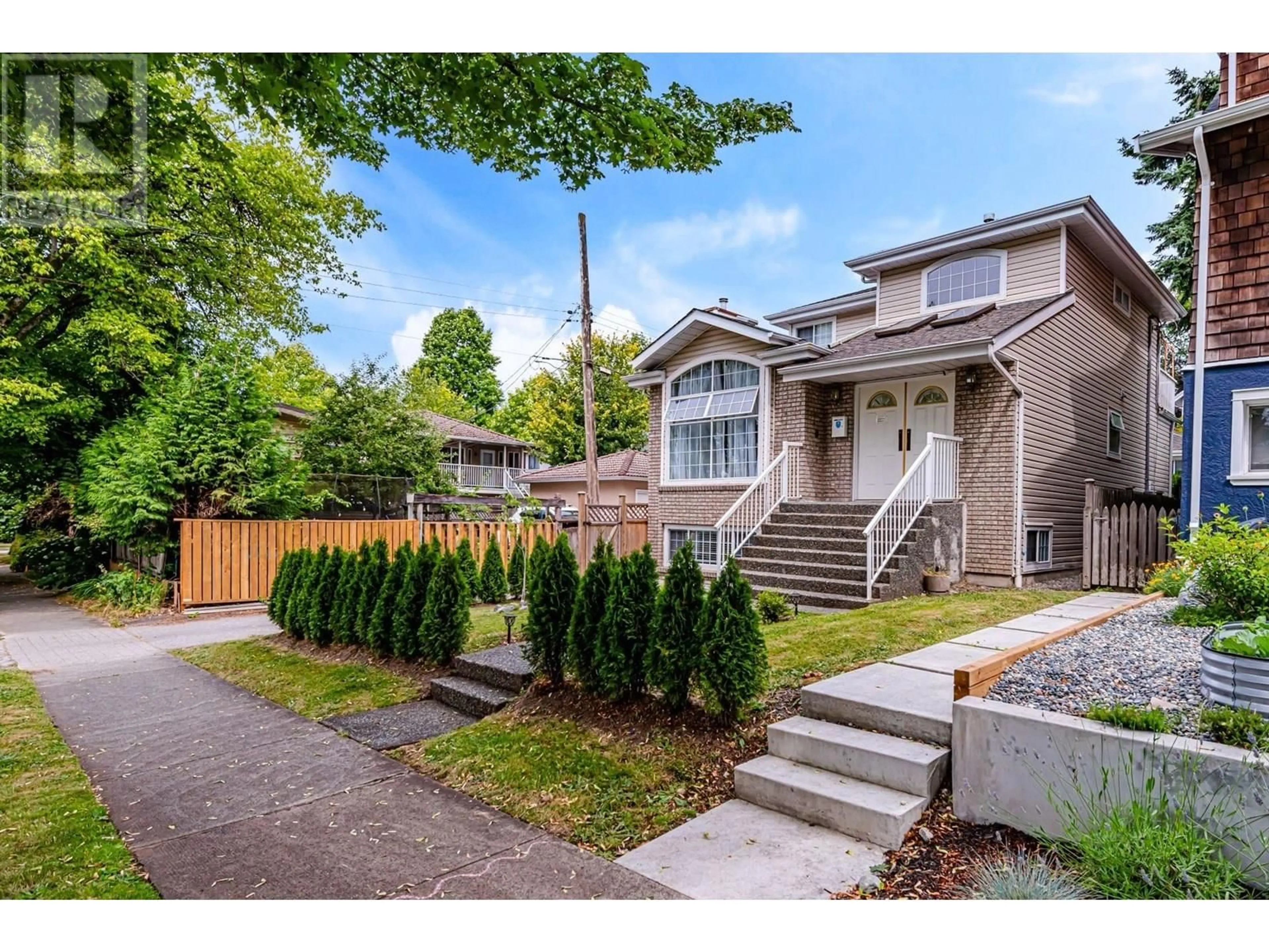 Home with vinyl exterior material, street for 333 48TH AVENUE, Vancouver British Columbia V5W2E2