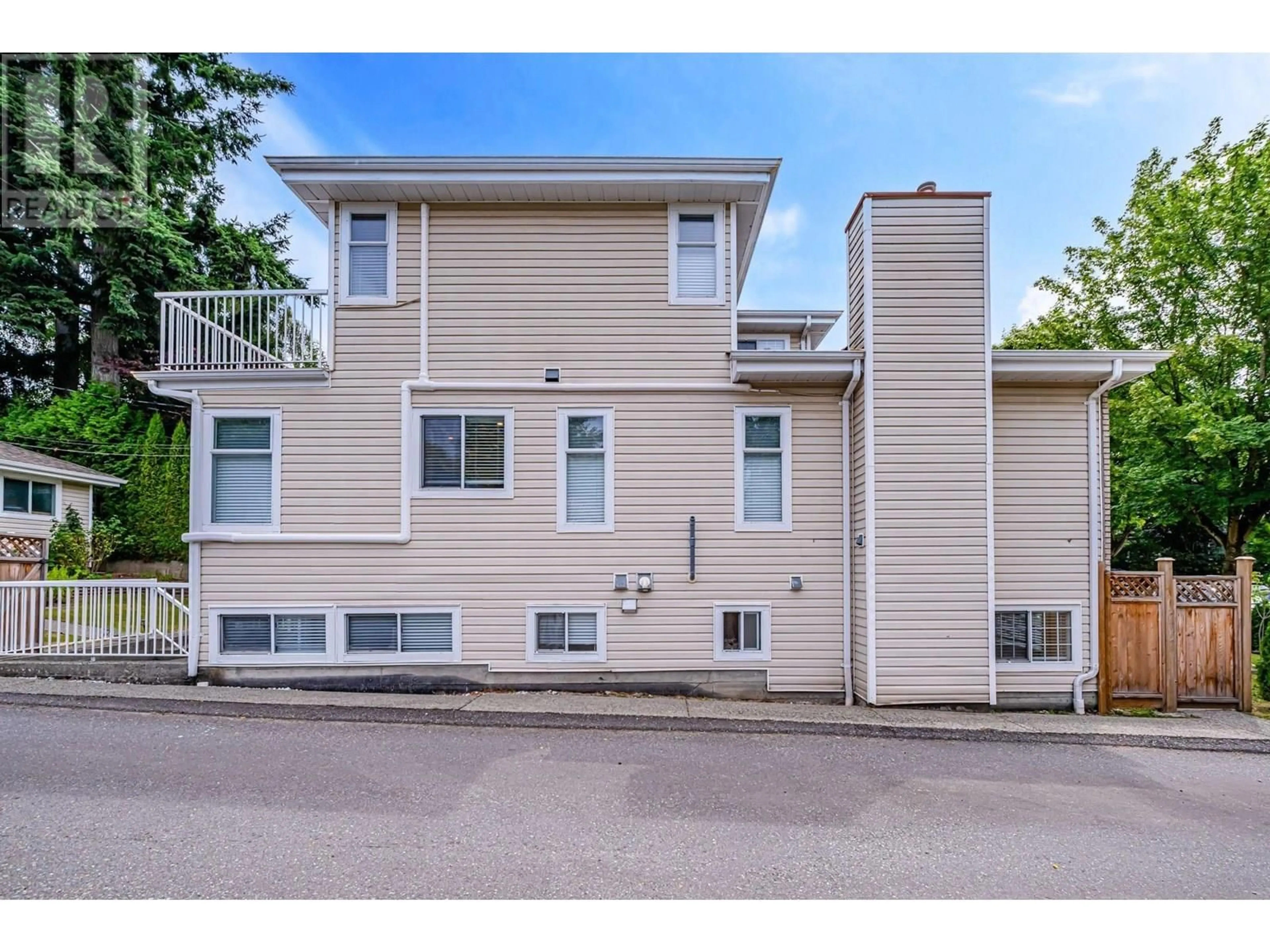 Home with vinyl exterior material, street for 333 48TH AVENUE, Vancouver British Columbia V5W2E2