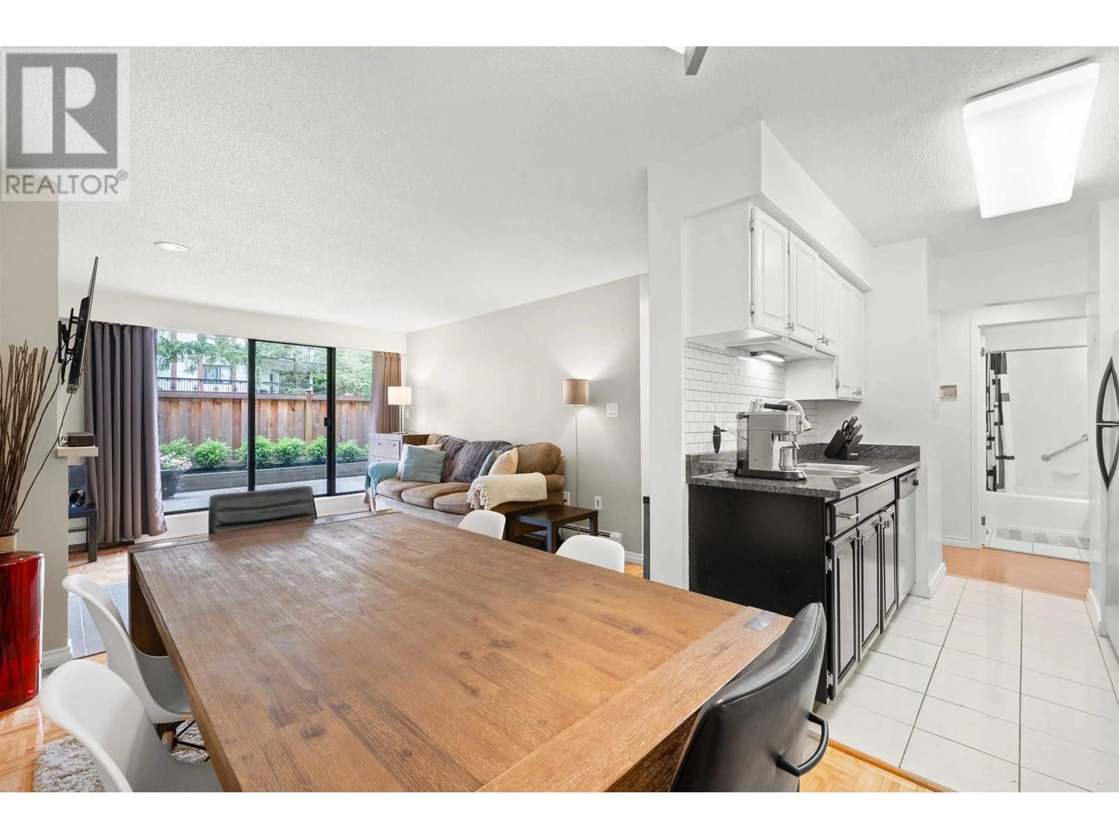 Open concept kitchen, unknown for 102 - 708 EIGHTH AVENUE, New Westminster British Columbia V3M2R3