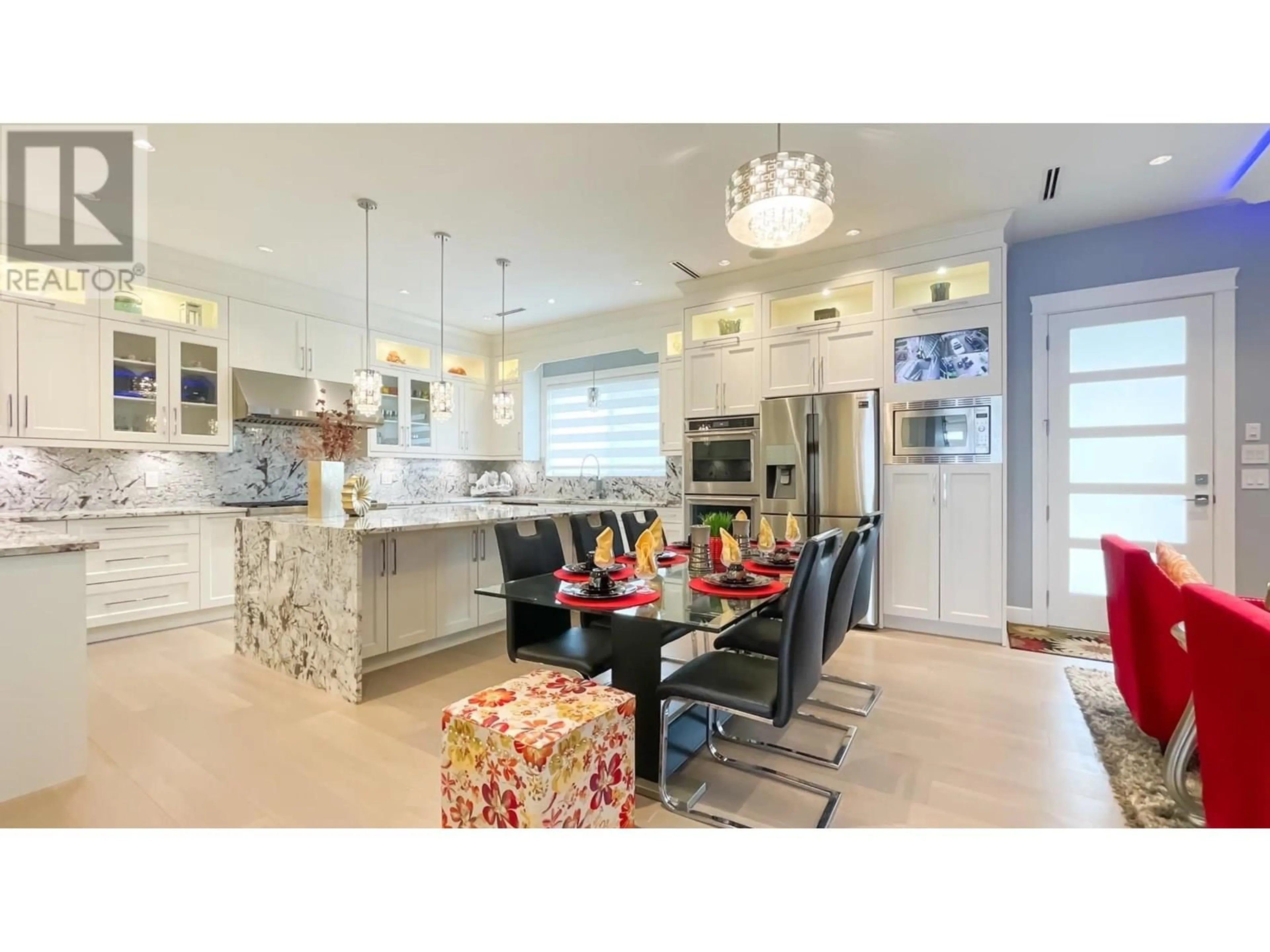 Open concept kitchen, ceramic/tile floor for 4069 CLINTON STREET, Burnaby British Columbia V5J2K4