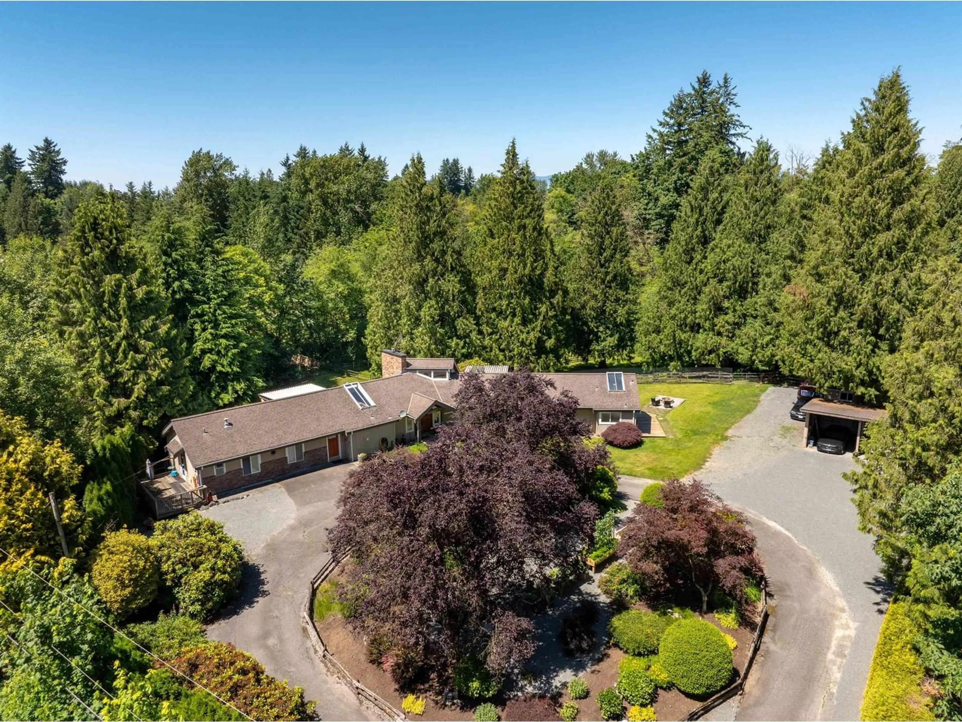A pic from outside/outdoor area/front of a property/back of a property/a pic from drone, unknown for 25177 64, Langley British Columbia V4W1H5