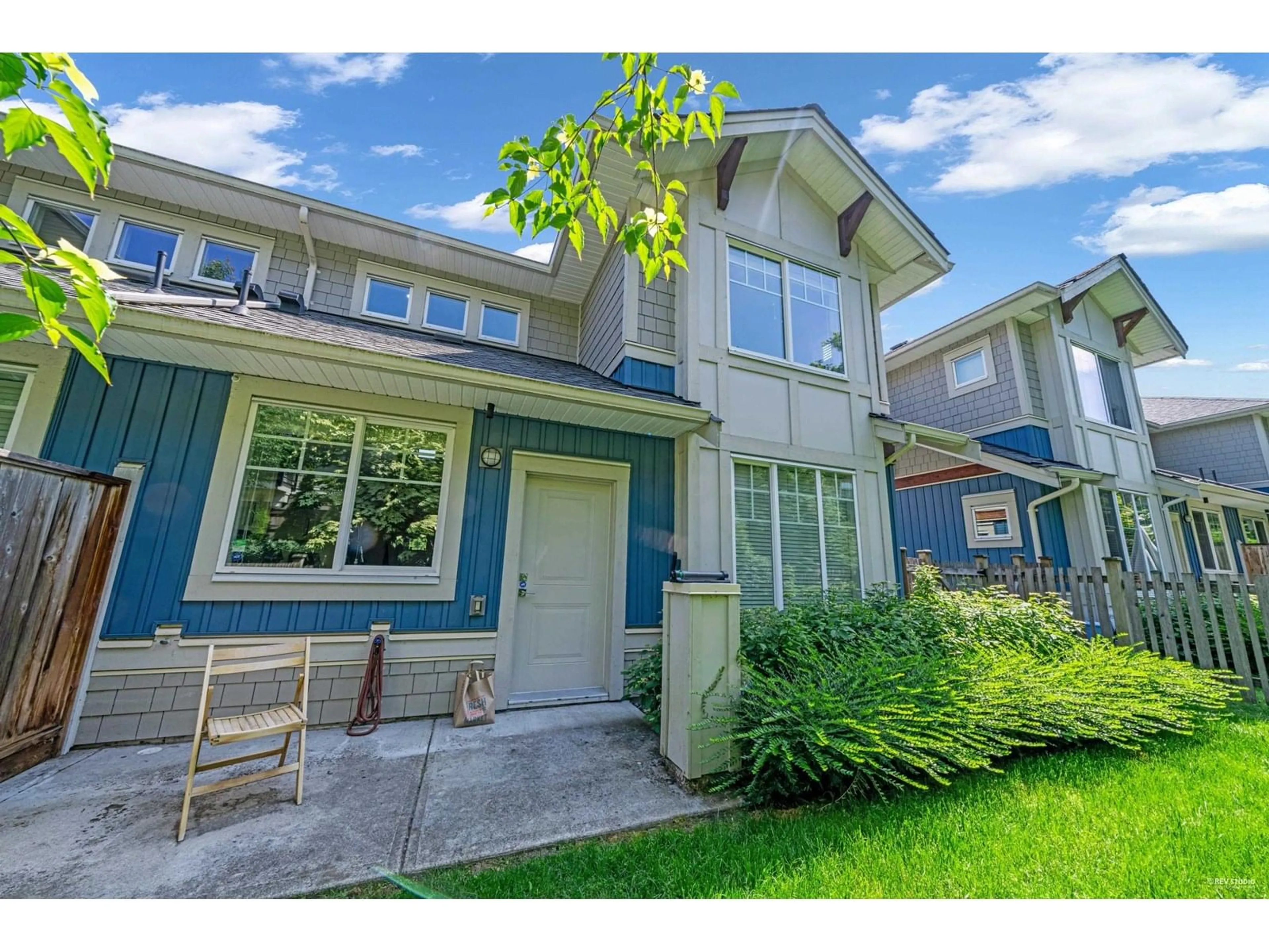 Home with vinyl exterior material, street for 14 - 20498 82, Langley British Columbia V2Y0V1