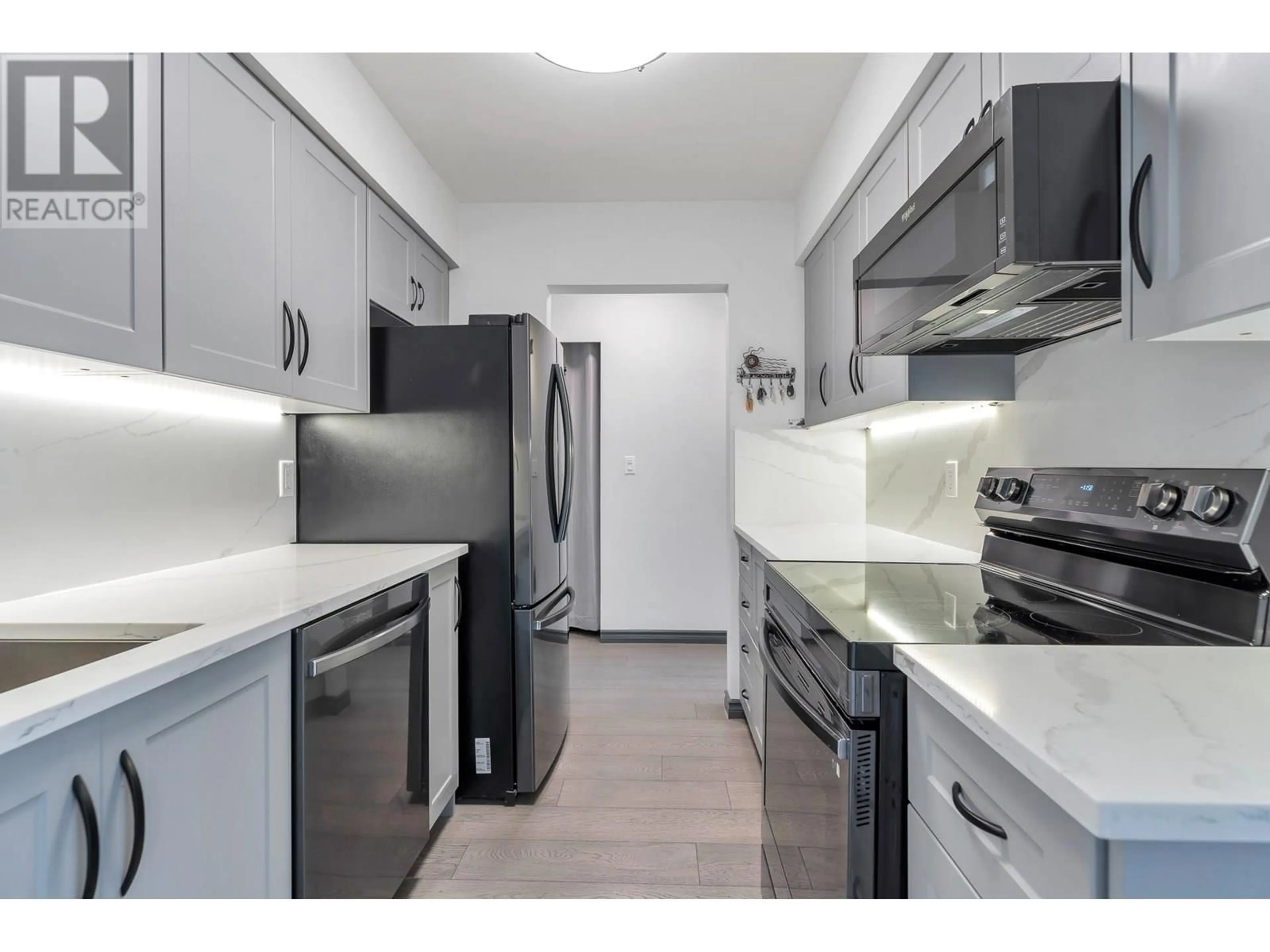 Standard kitchen, unknown for 605 - 3740 ALBERT STREET, Burnaby British Columbia V5C5Y7