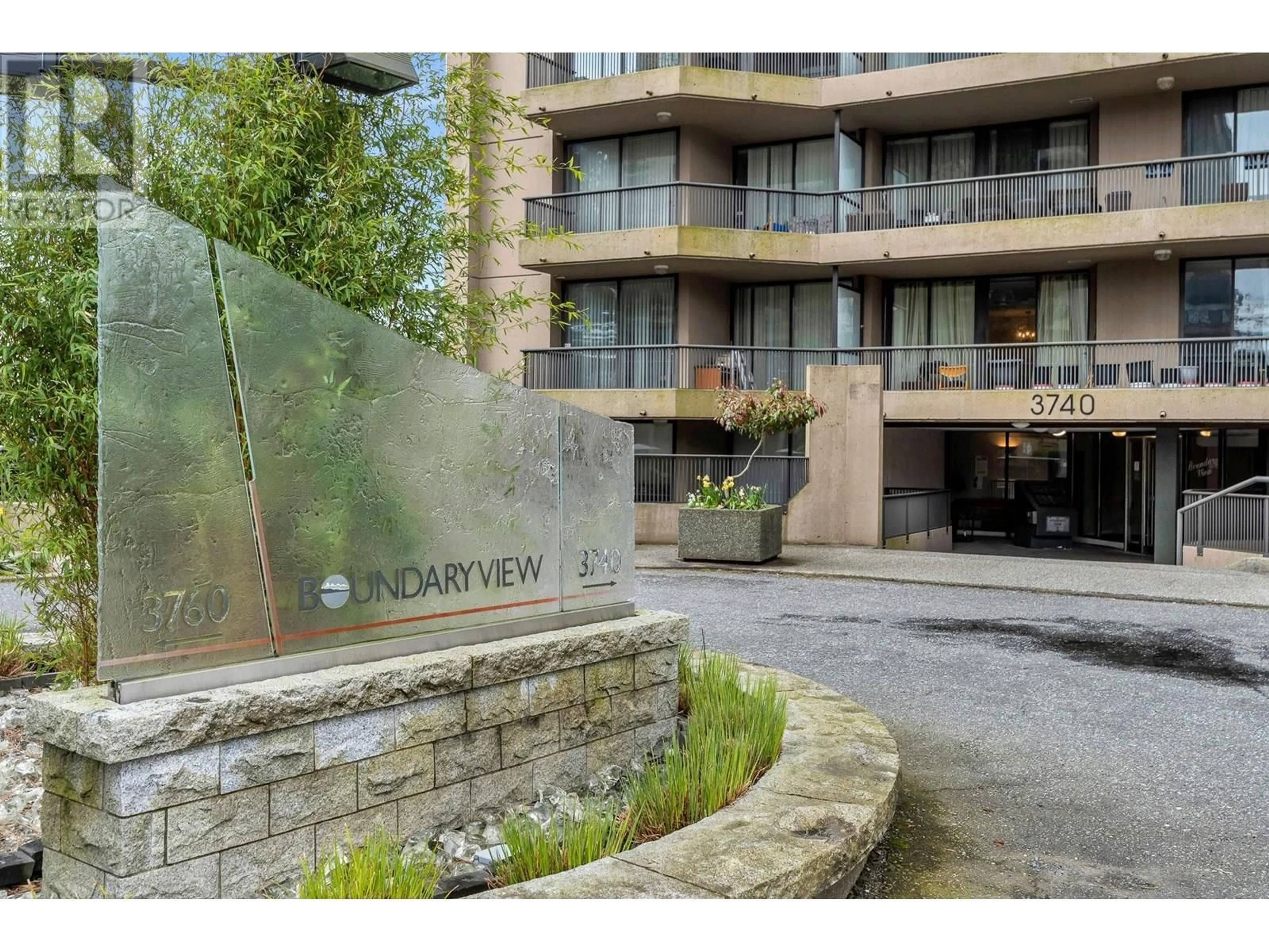Indoor foyer for 605 - 3740 ALBERT STREET, Burnaby British Columbia V5C5Y7