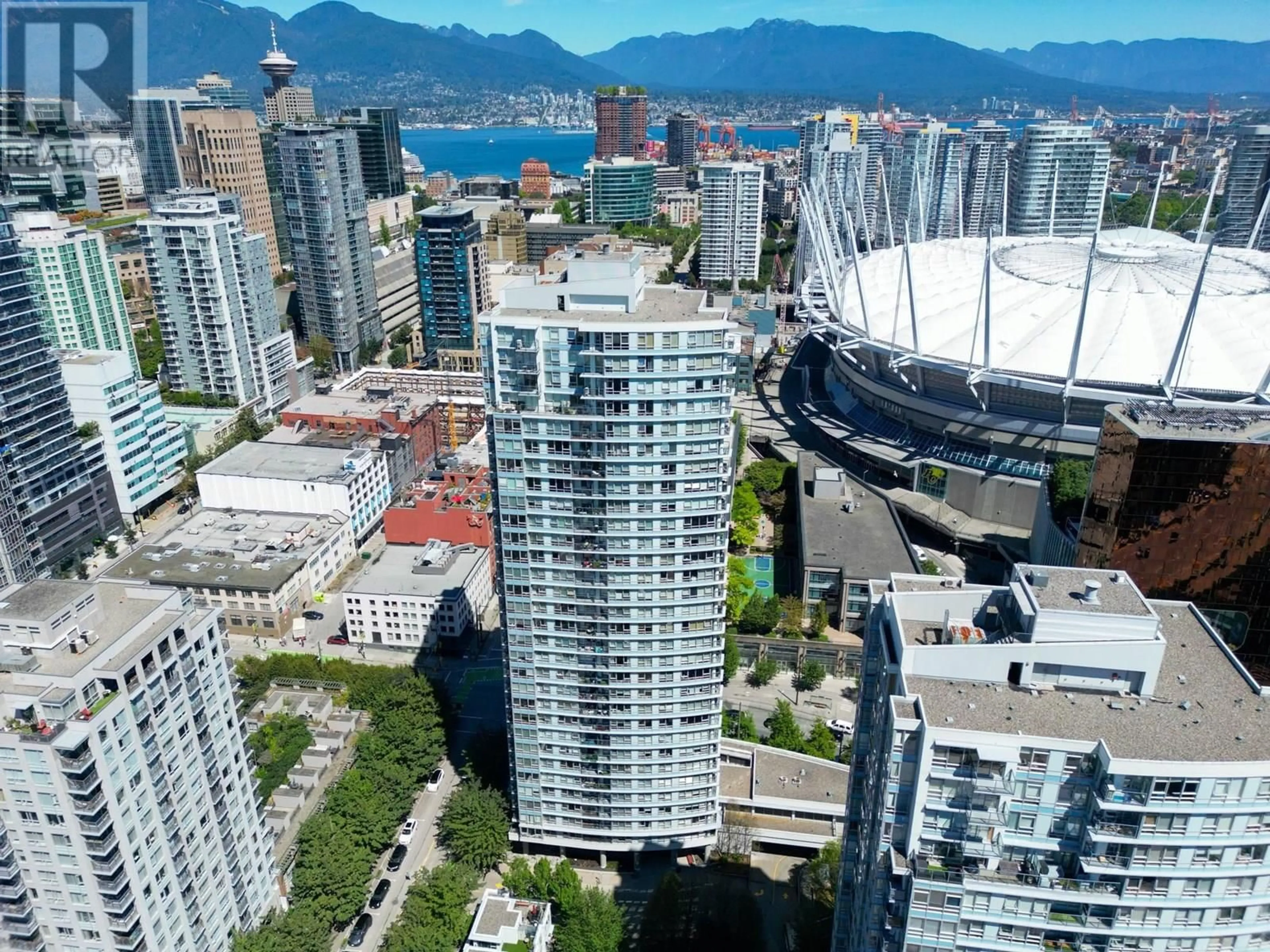 A pic from outside/outdoor area/front of a property/back of a property/a pic from drone, city buildings view from balcony for 2911 - 928 BEATTY STREET, Vancouver British Columbia V6Z3G6
