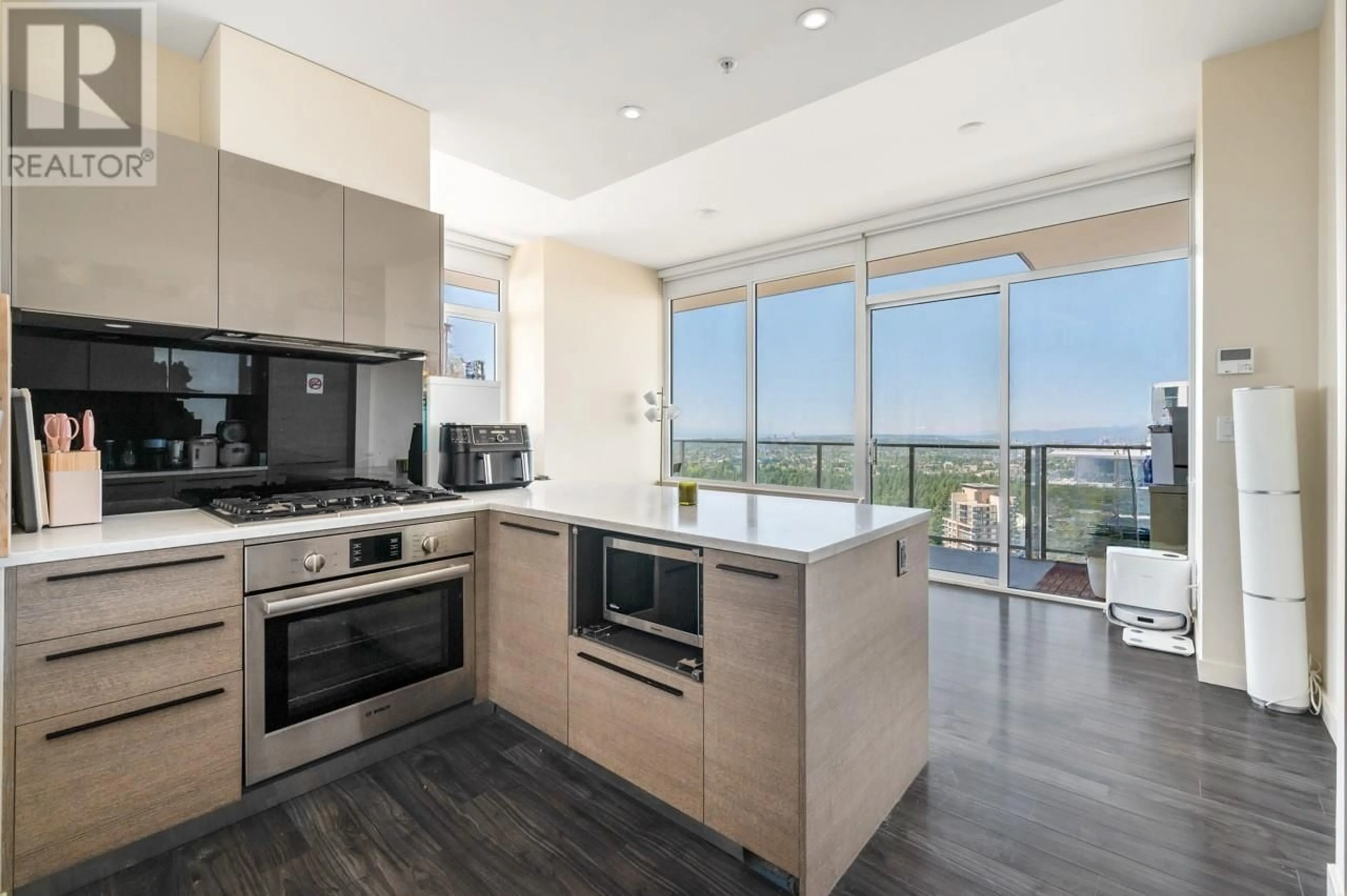 Open concept kitchen, unknown for 3805 - 6383 MCKAY AVENUE, Burnaby British Columbia V5H0H8
