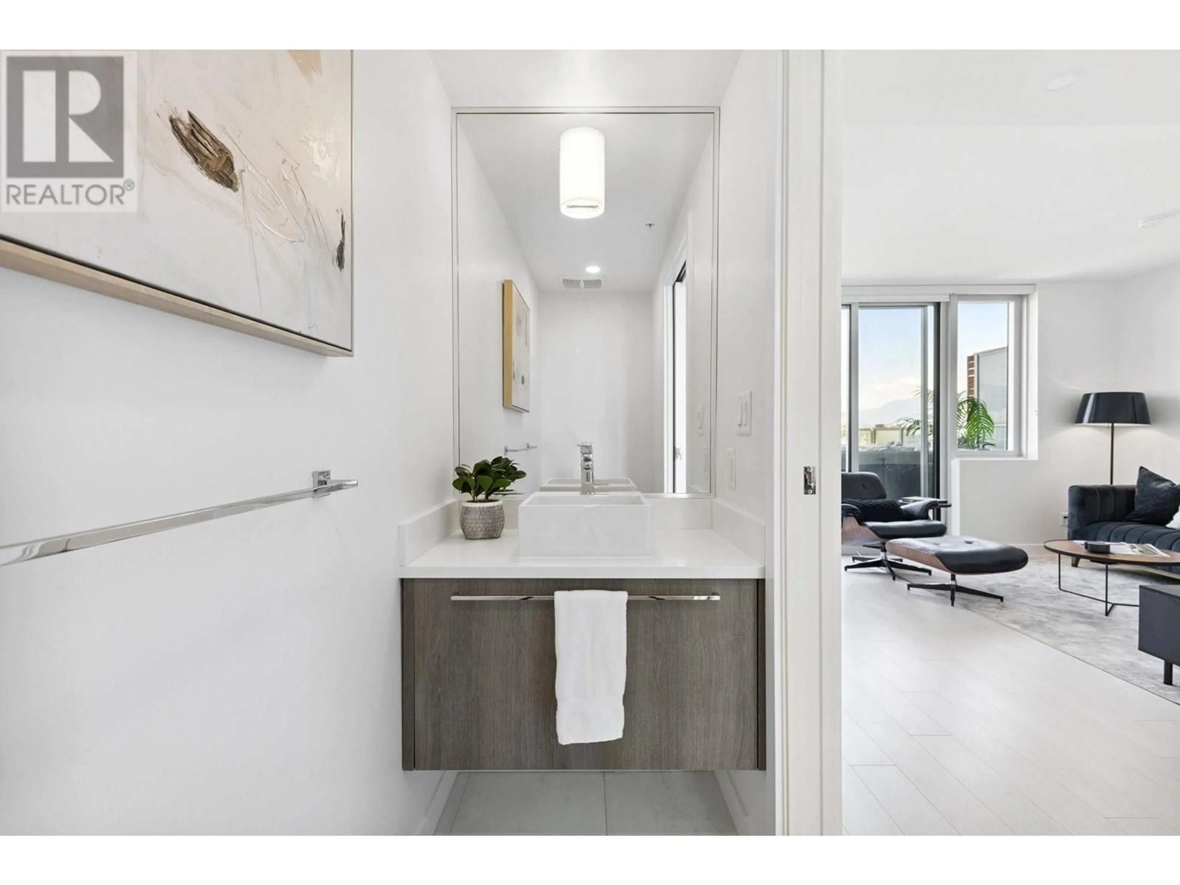 Contemporary bathroom, ceramic/tile floor for 602 - 2508 WATSON STREET, Vancouver British Columbia V5T3G9