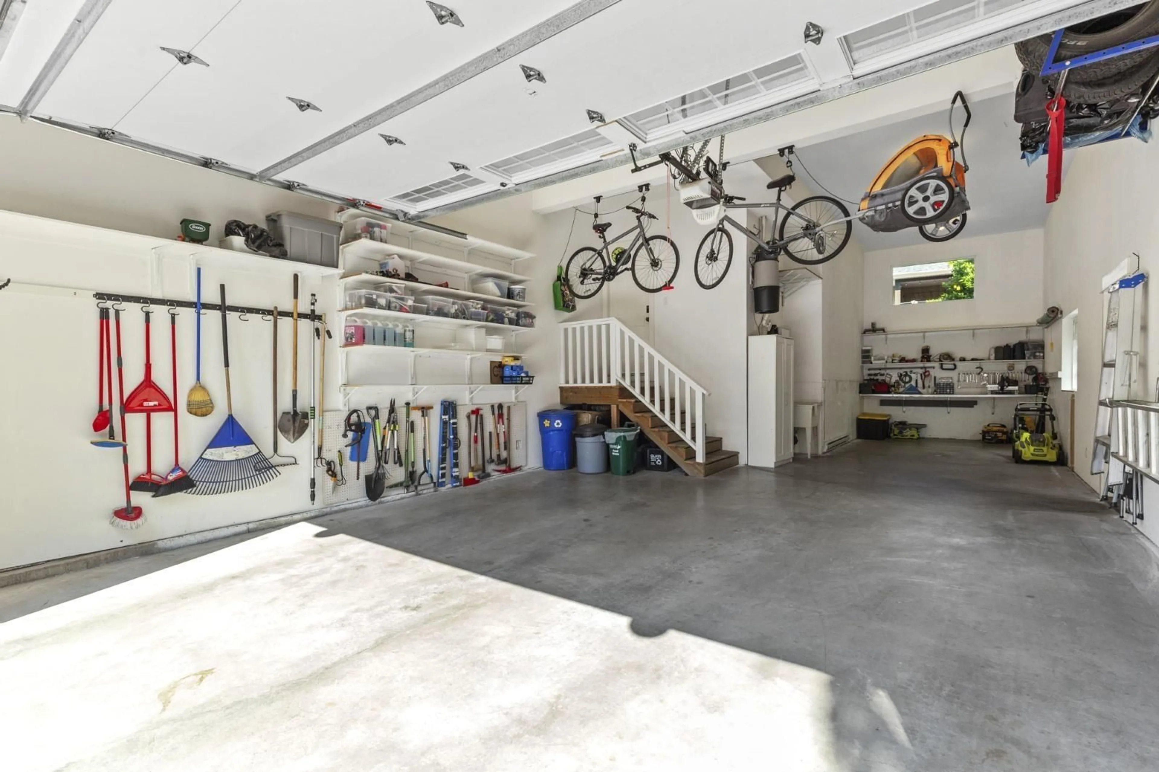 Indoor garage for 8426 FAIRBANKS, Mission British Columbia V2V3K5