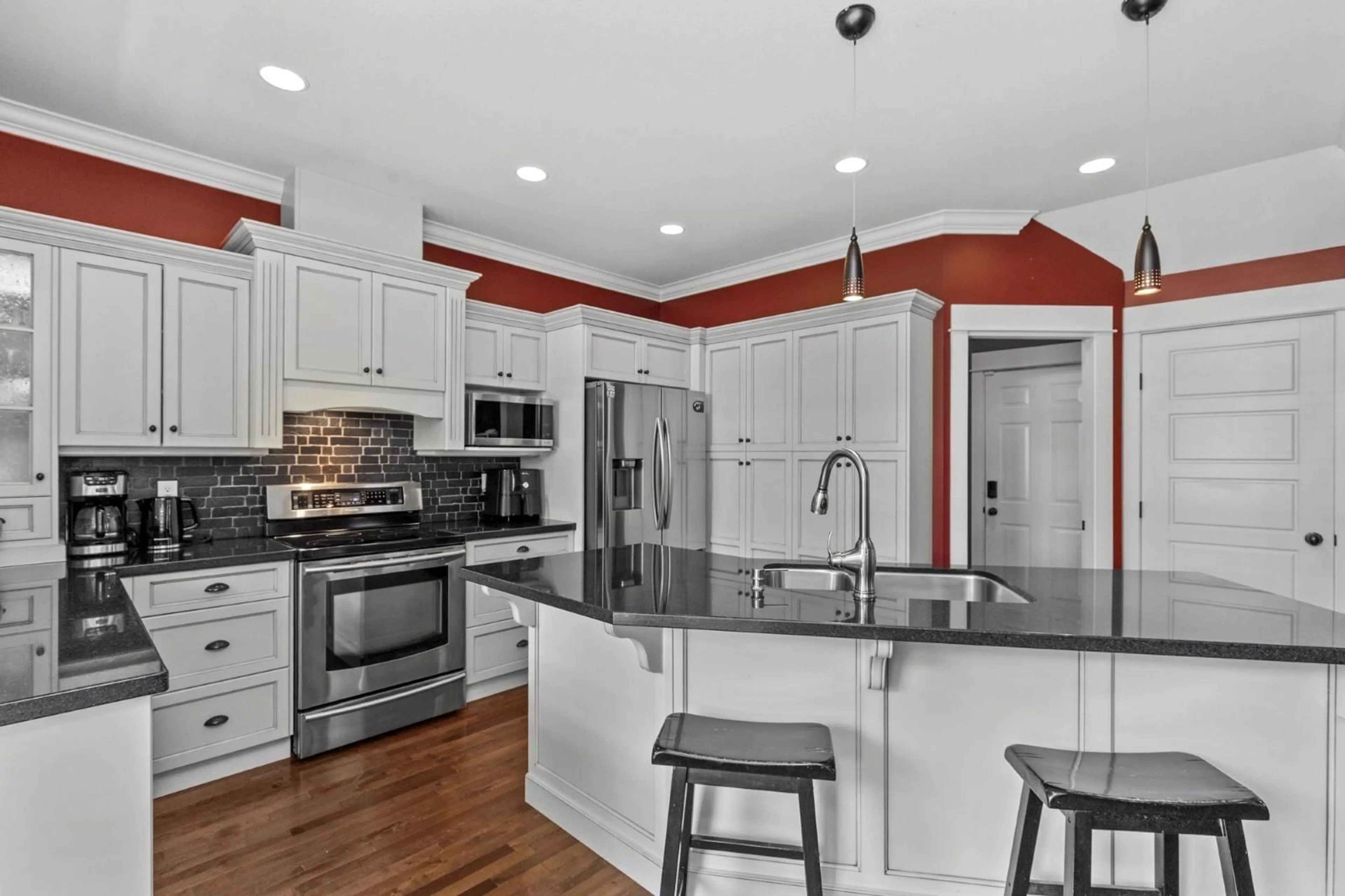 Open concept kitchen, ceramic/tile floor for 8426 FAIRBANKS, Mission British Columbia V2V3K5