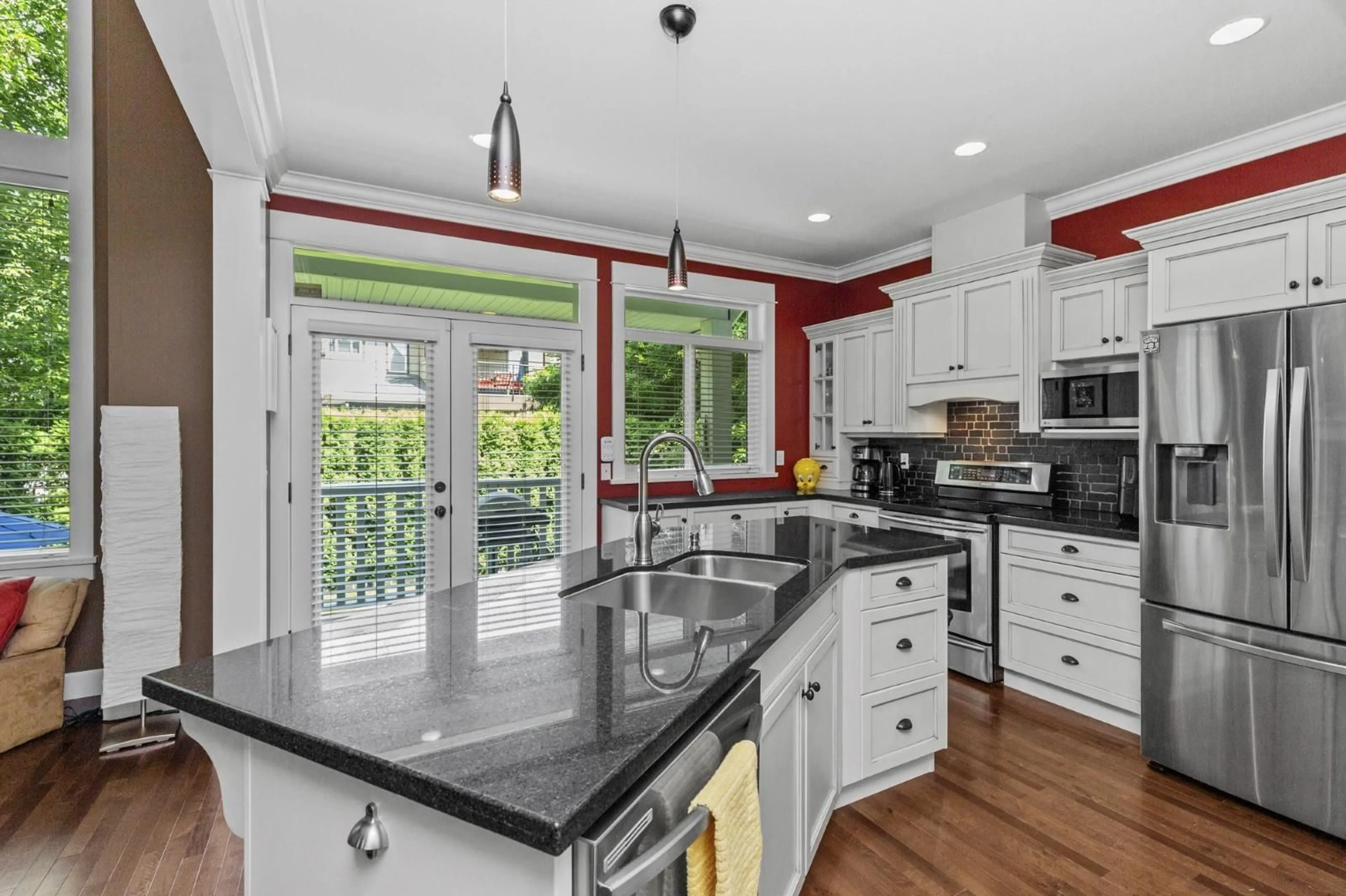 Open concept kitchen, ceramic/tile floor for 8426 FAIRBANKS, Mission British Columbia V2V3K5