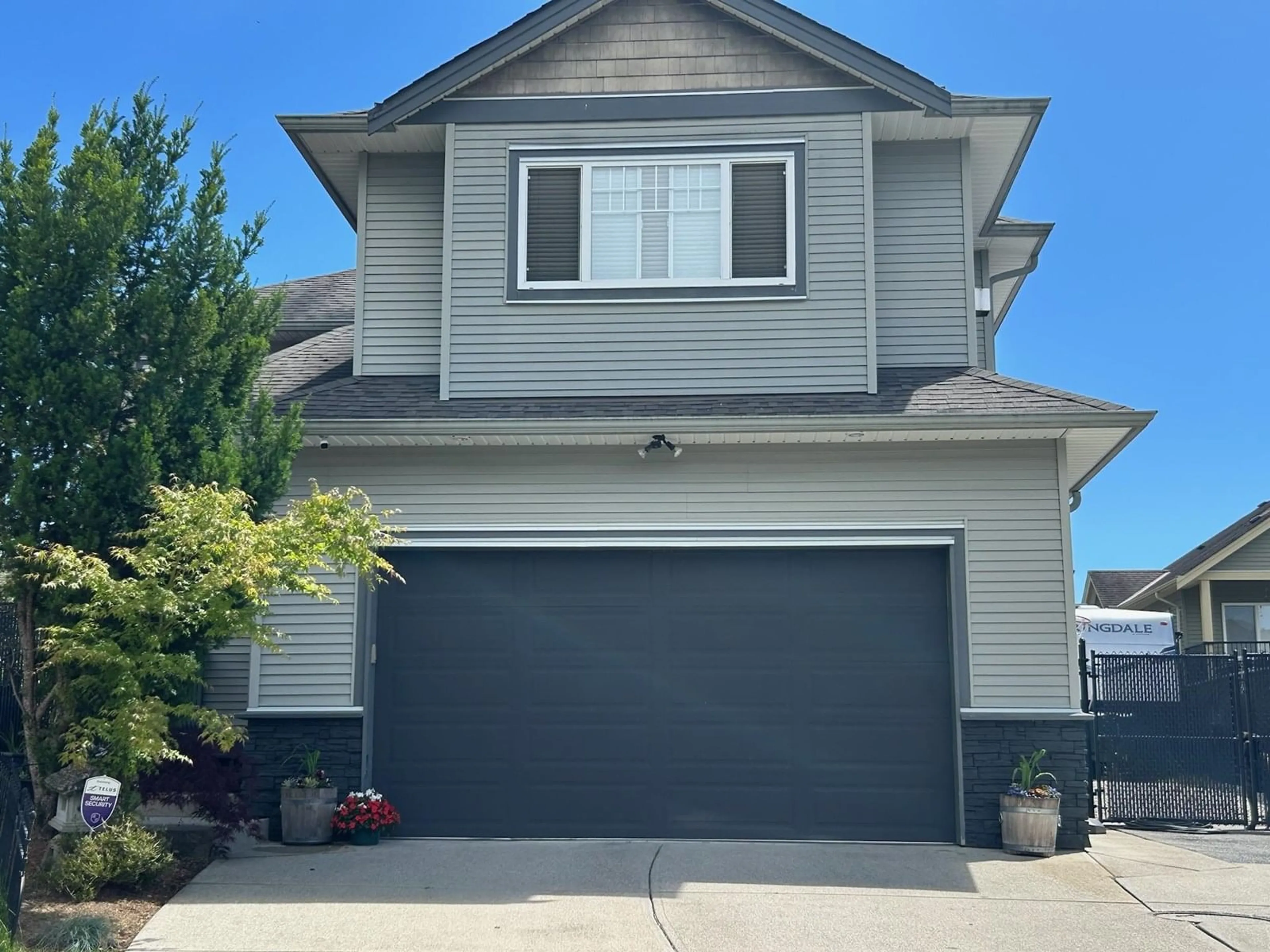 Home with vinyl exterior material, street for 32526 ABERCROMBIE, Mission British Columbia V4S0B1
