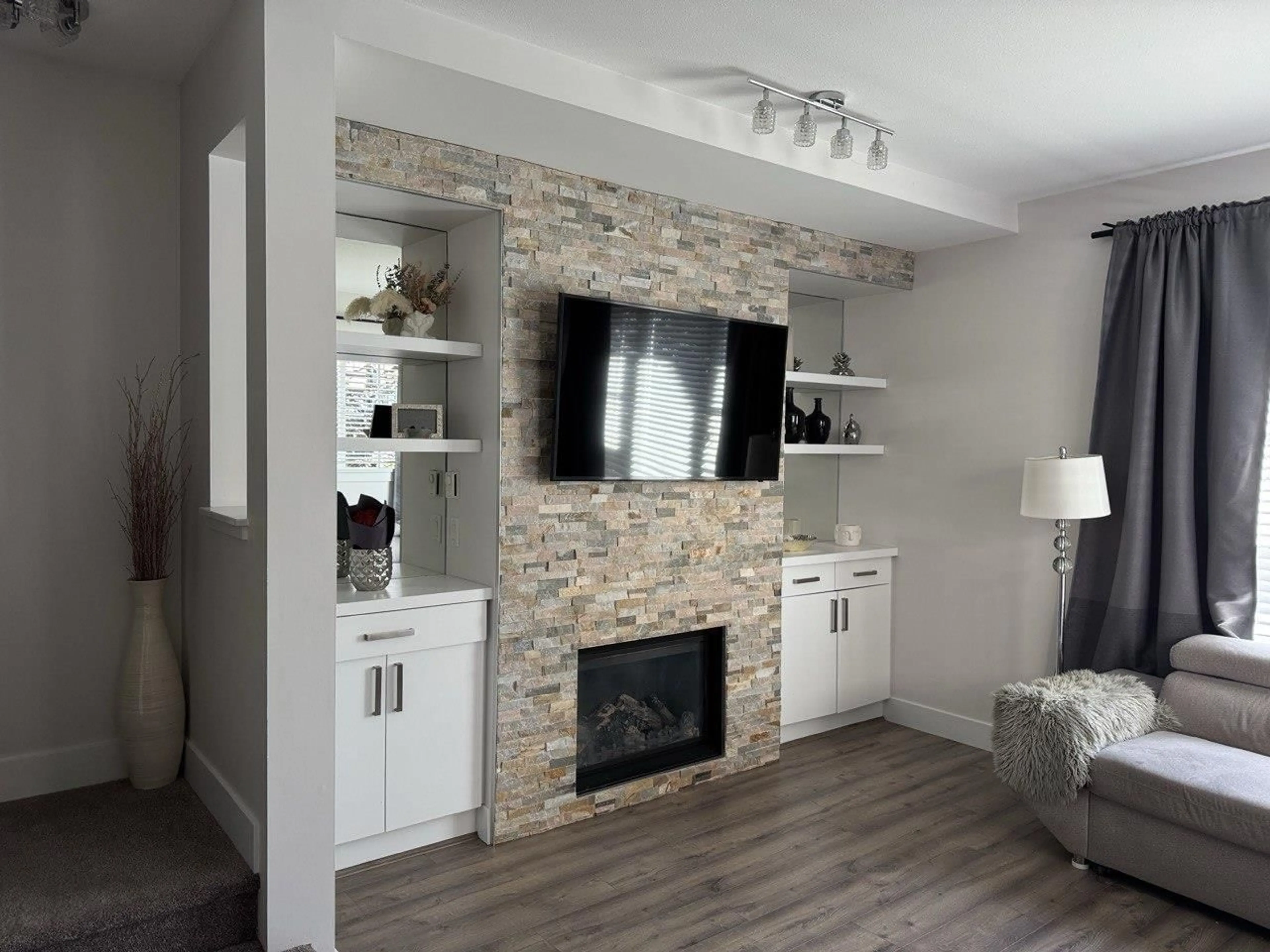 Living room with furniture, unknown for 114 - 2501 161A, Surrey British Columbia V3Z7Y6