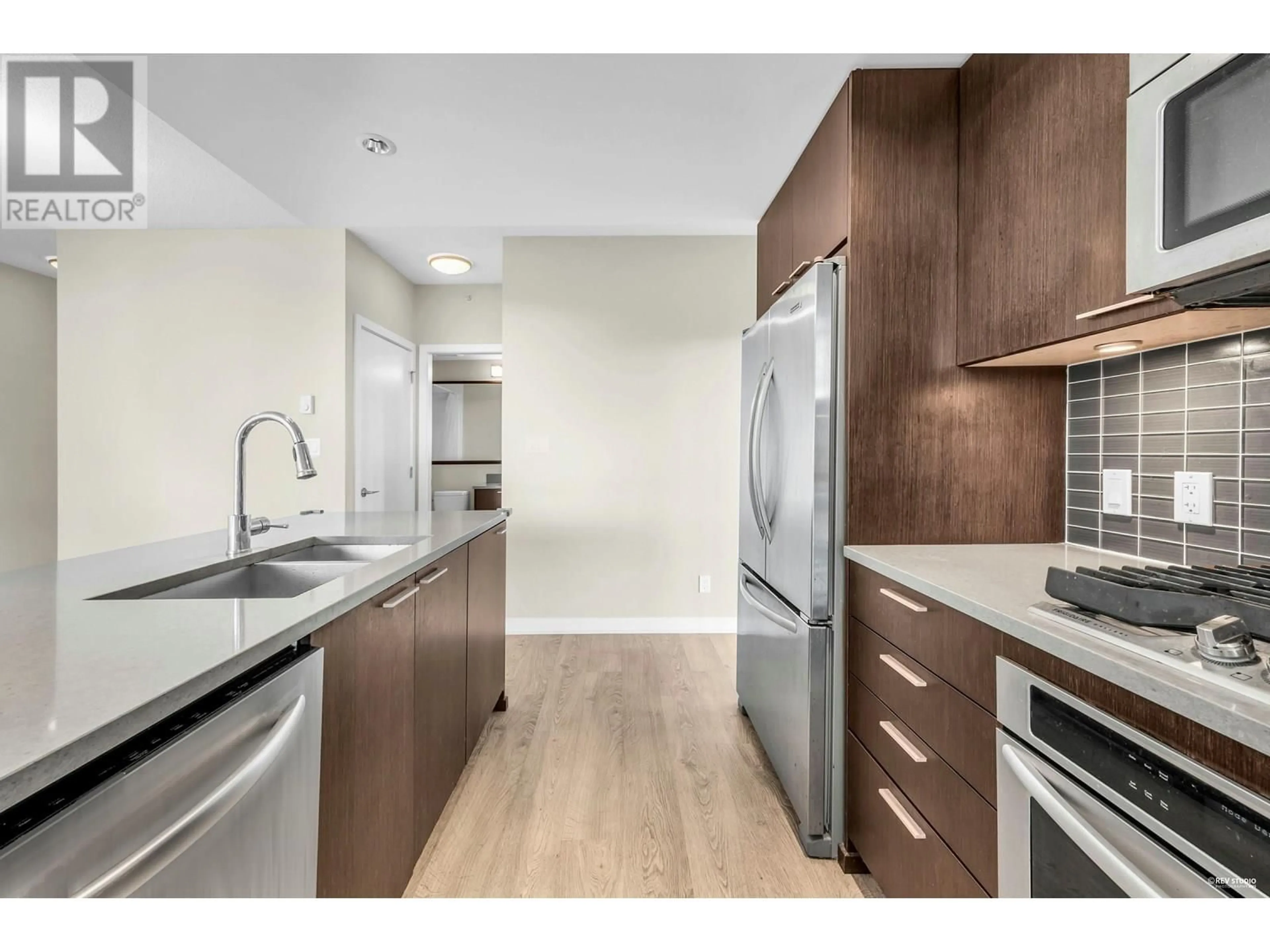 Standard kitchen, wood/laminate floor for 2307 - 2975 ATLANTIC AVENUE, Coquitlam British Columbia V3B0C5