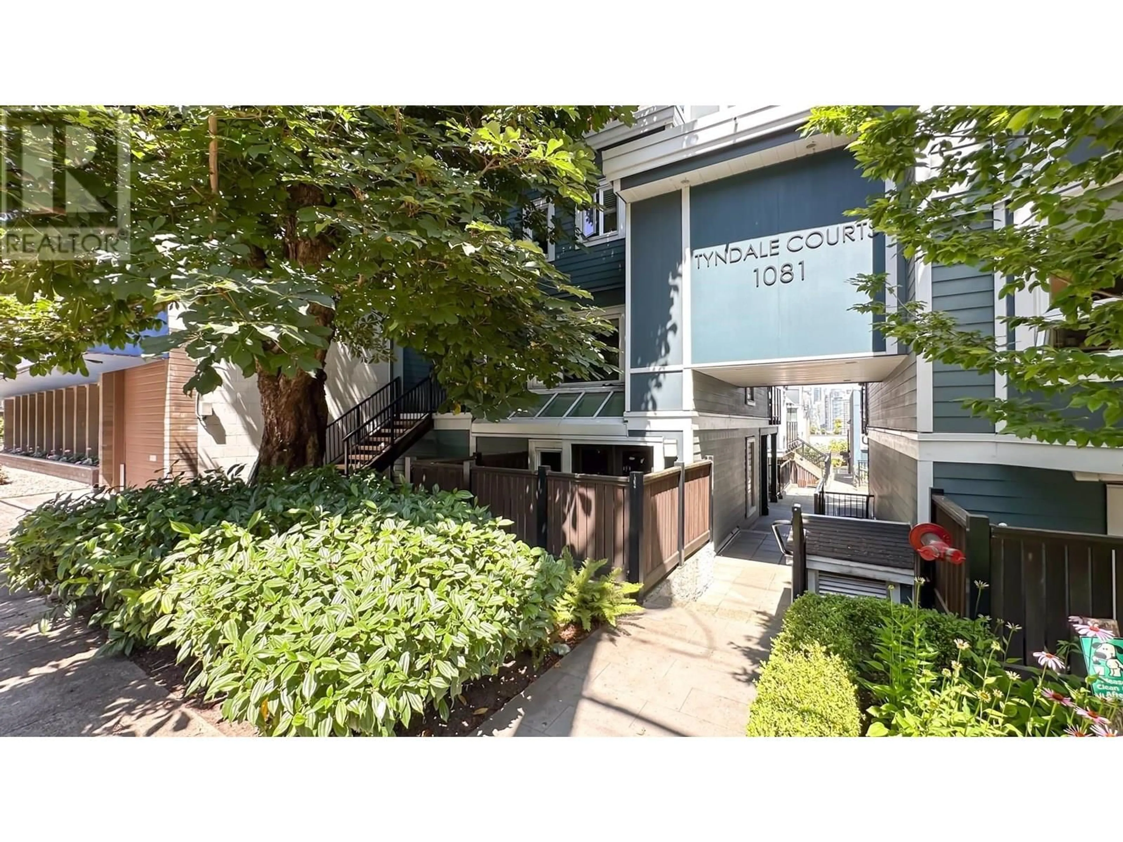 Unknown for 9 - 1081 8TH AVENUE, Vancouver British Columbia V6H1C3