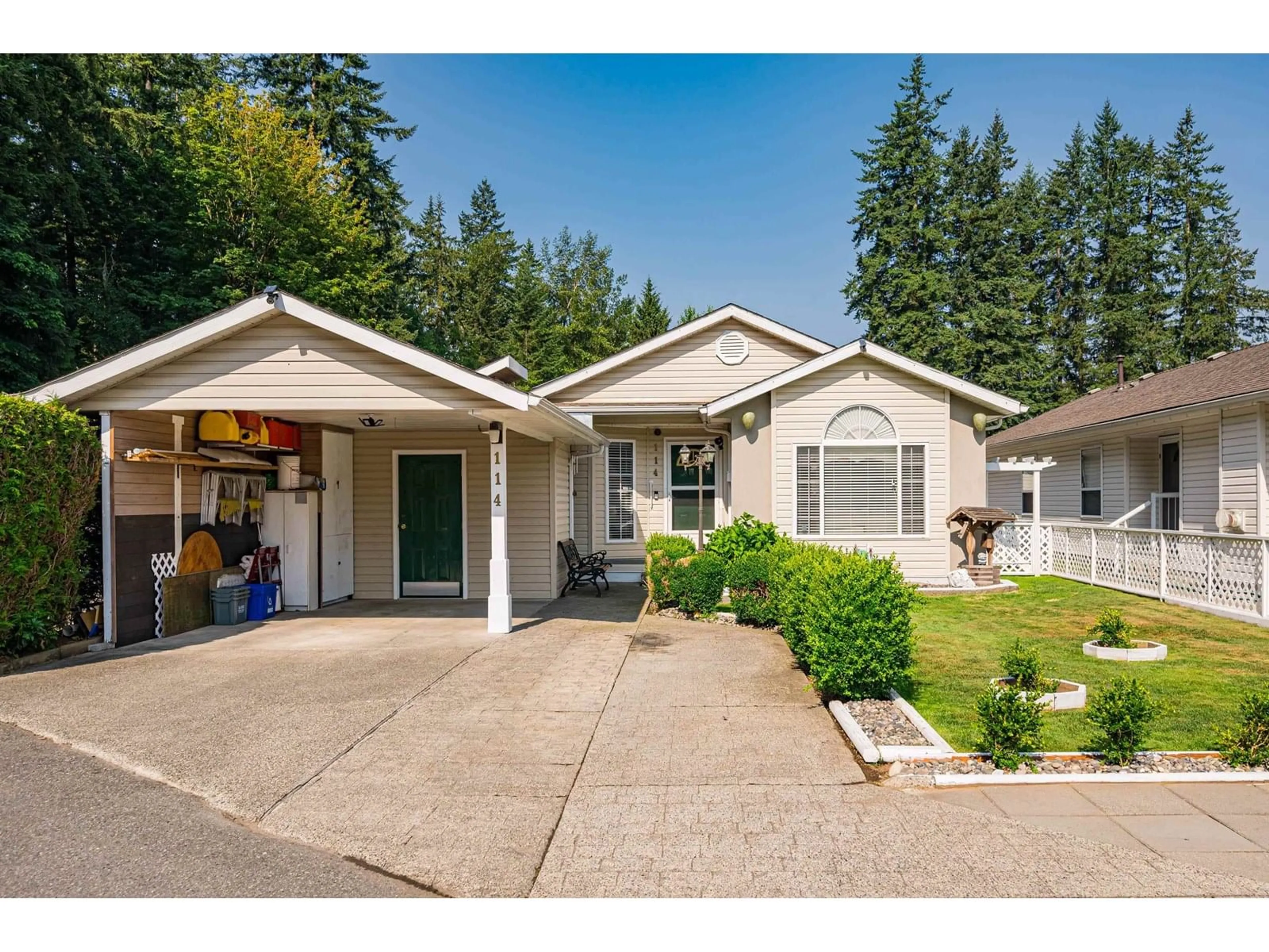 Home with vinyl exterior material, street for 114 - 9080 198, Langley British Columbia V1M3A8