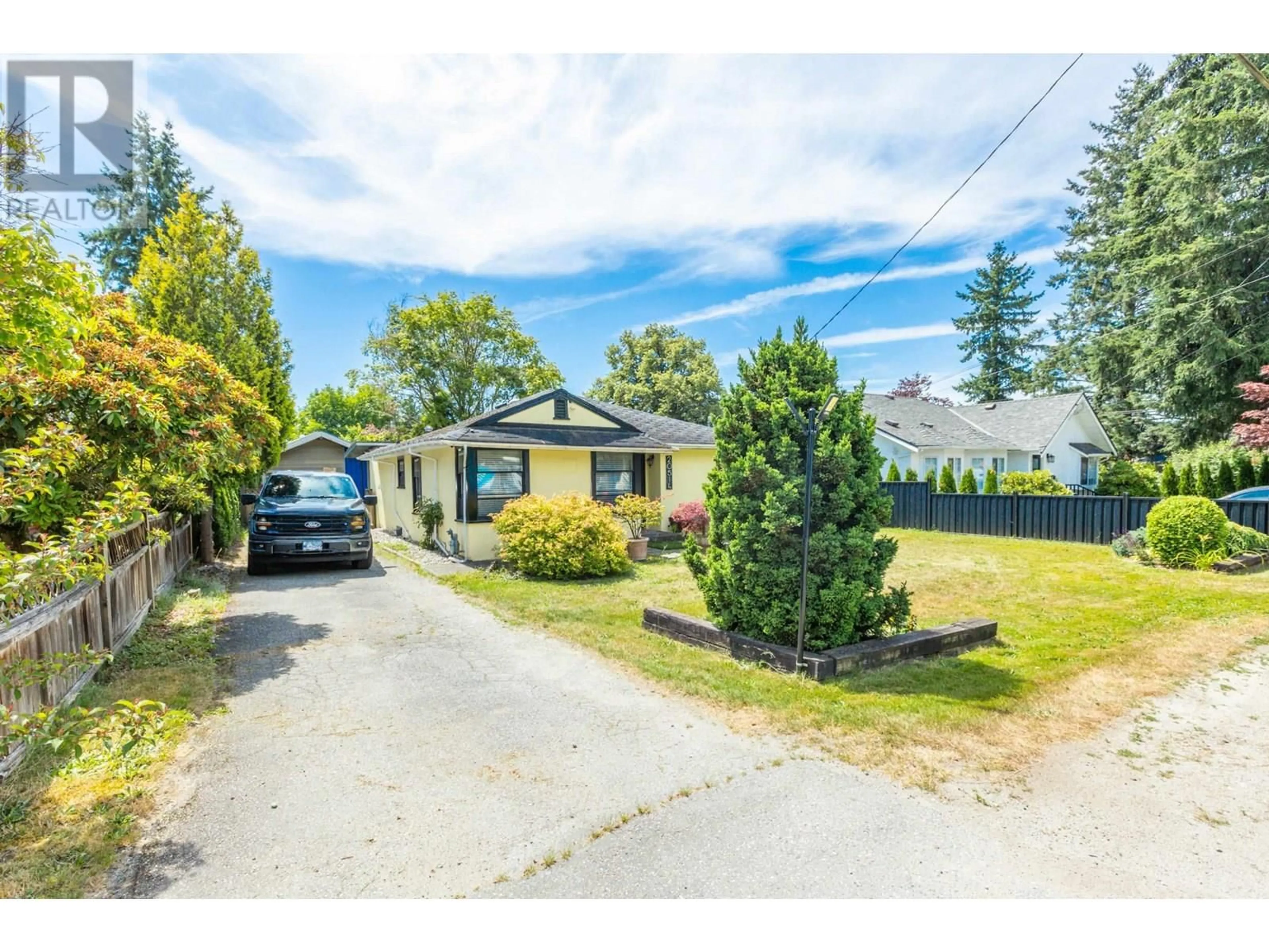 A pic from outside/outdoor area/front of a property/back of a property/a pic from drone, street for 20514 WESTFIELD AVENUE, Maple Ridge British Columbia V2X1L2