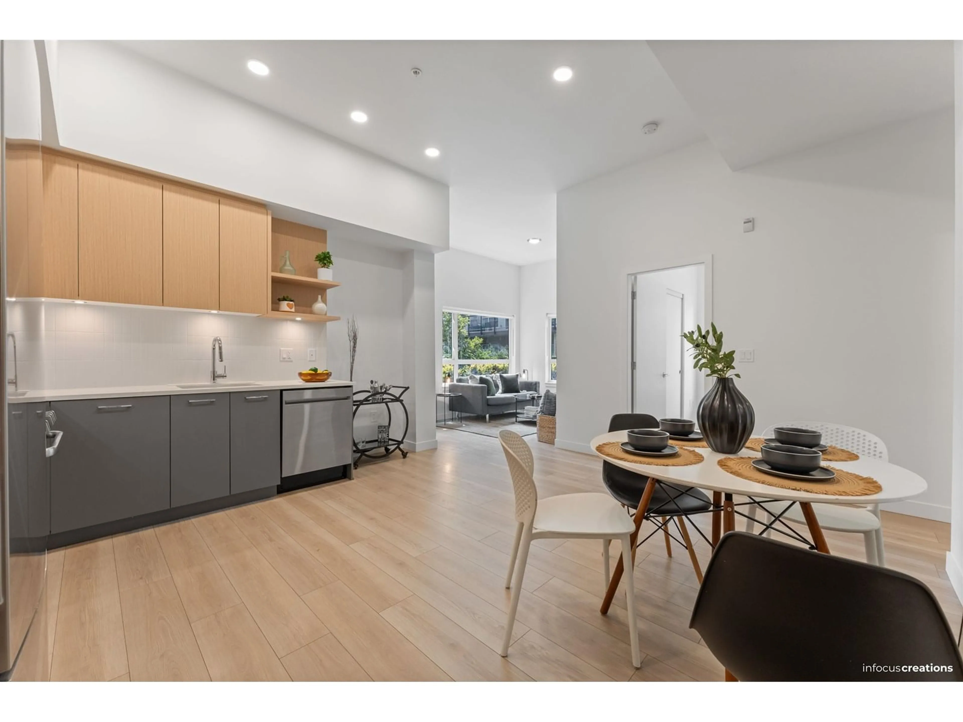 Open concept kitchen, unknown for 118 - 10777 138, Surrey British Columbia V3T0T5