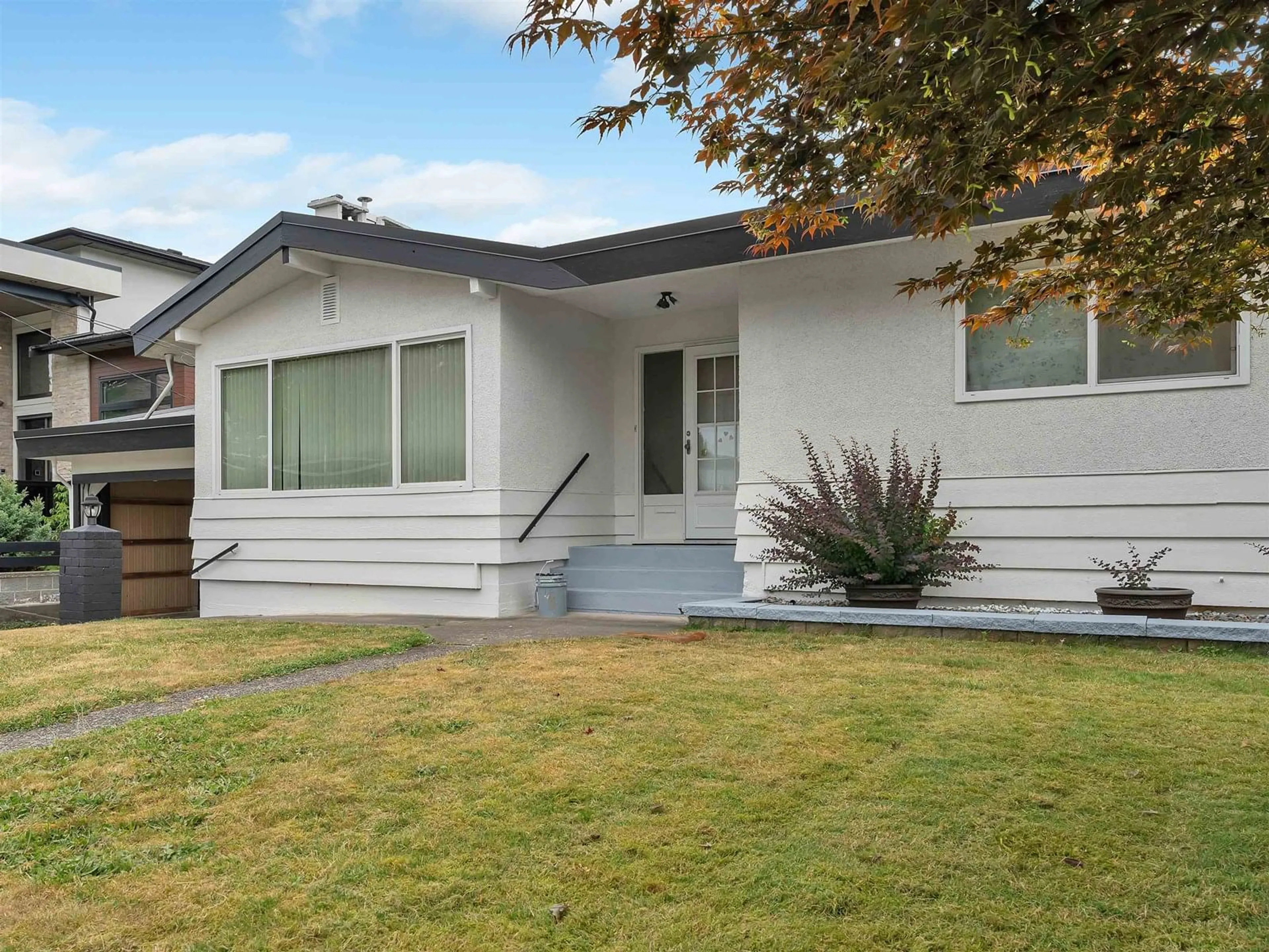 Home with vinyl exterior material, street for 2148 WILEROSE, Abbotsford British Columbia V2S2Z6