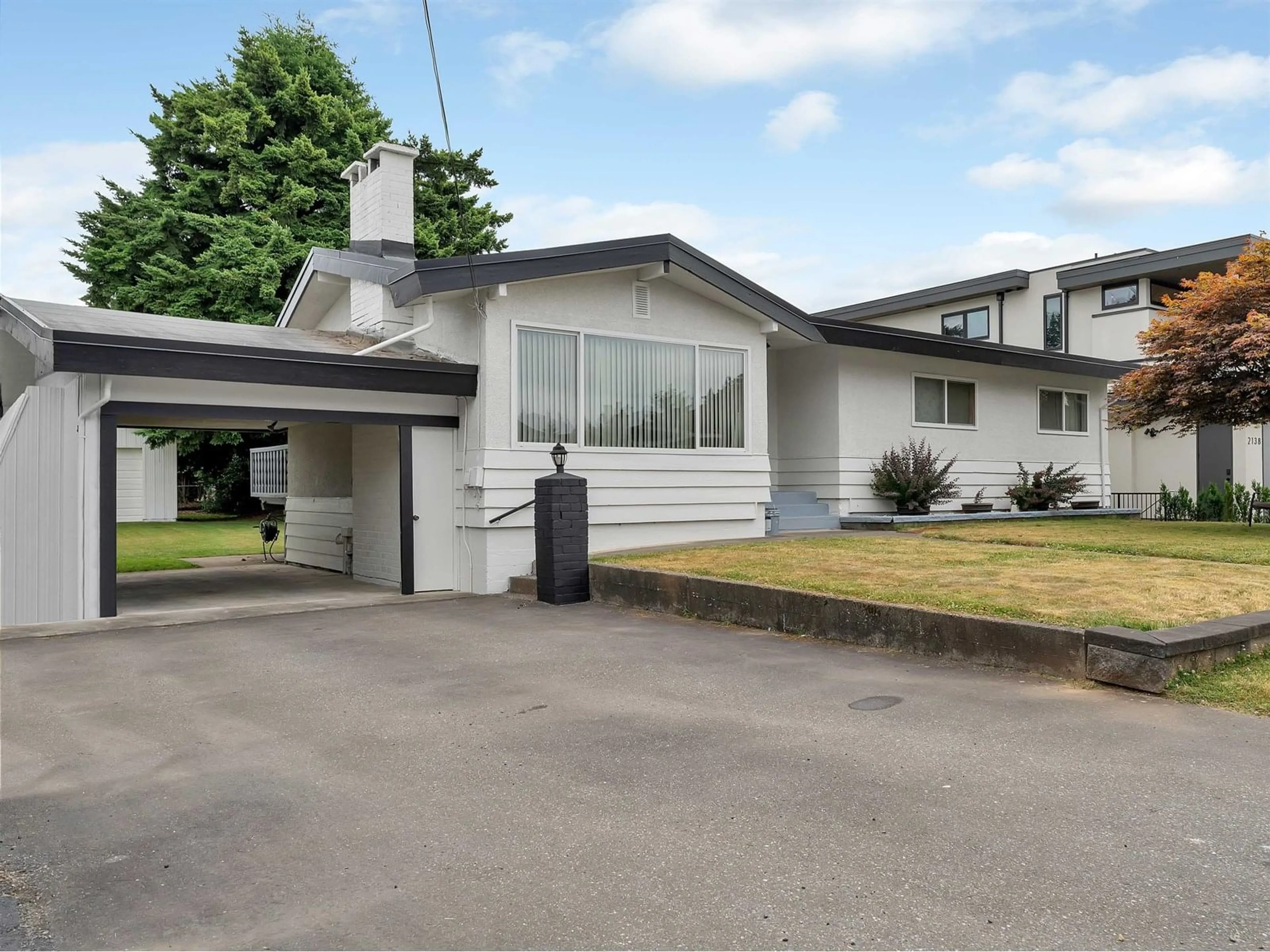 Home with vinyl exterior material, street for 2148 WILEROSE, Abbotsford British Columbia V2S2Z6
