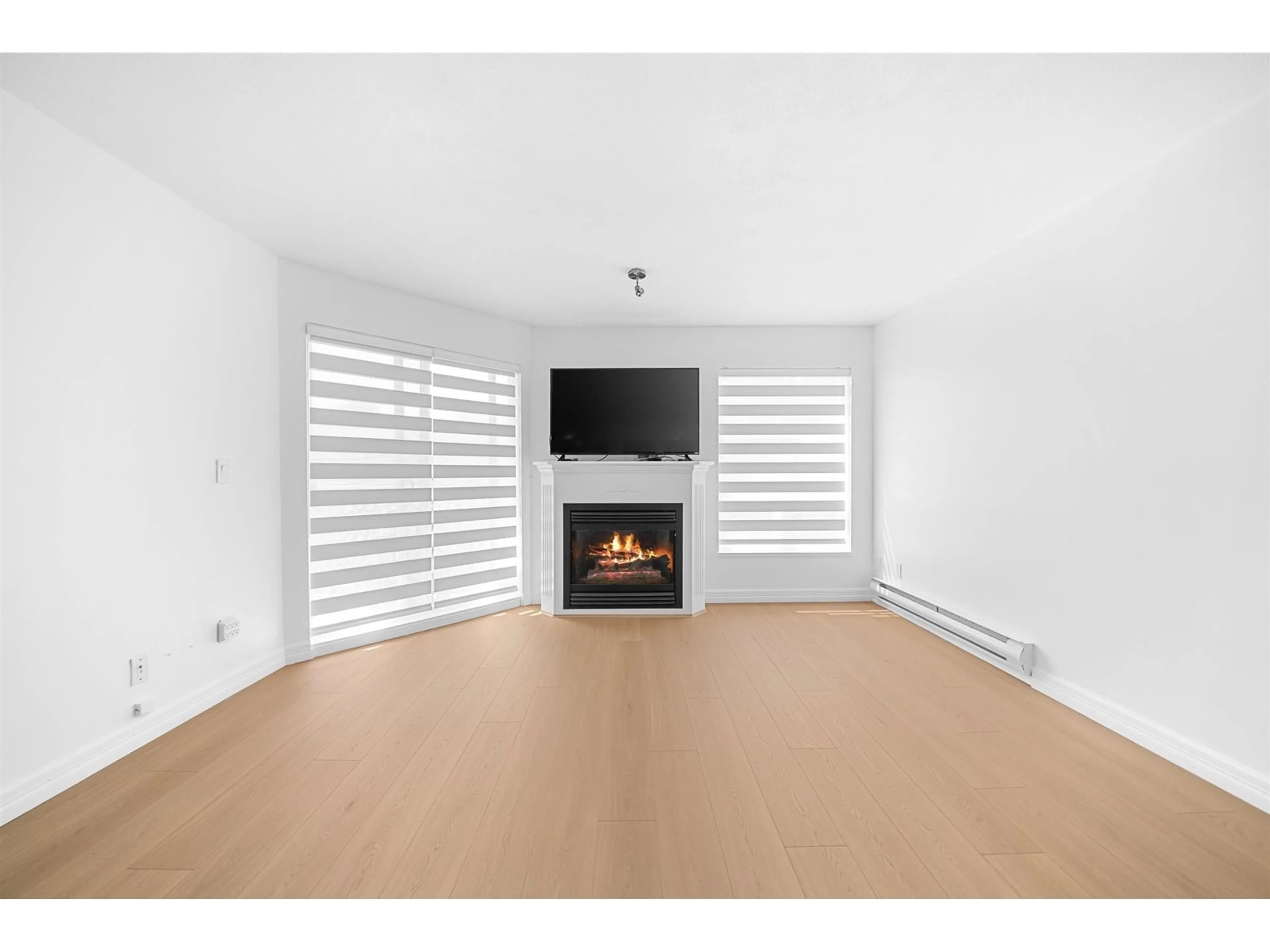 A pic of a room for 407 - 2435 CENTER, Abbotsford British Columbia V2T2N4