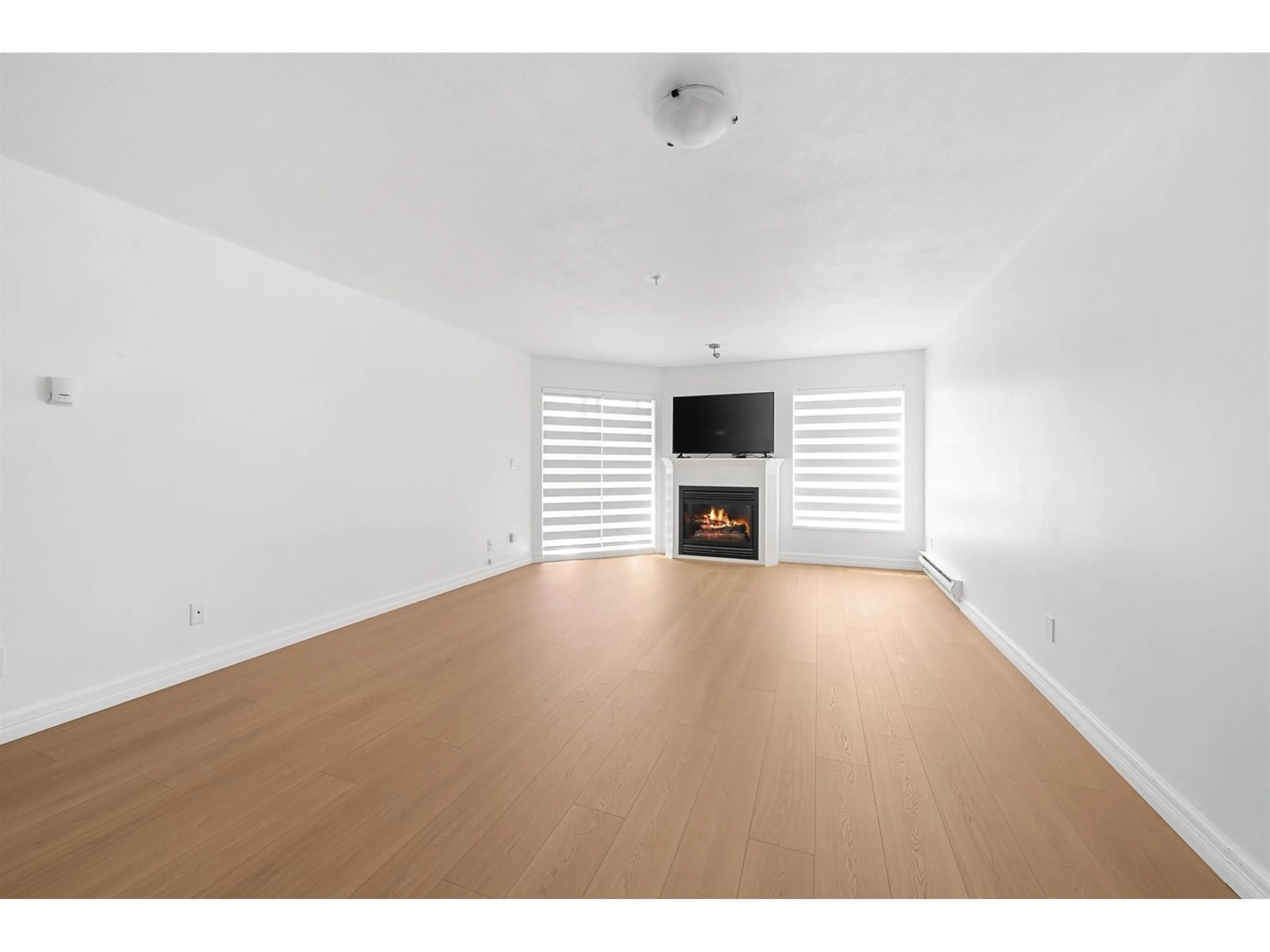 A pic of a room for 407 - 2435 CENTER, Abbotsford British Columbia V2T2N4