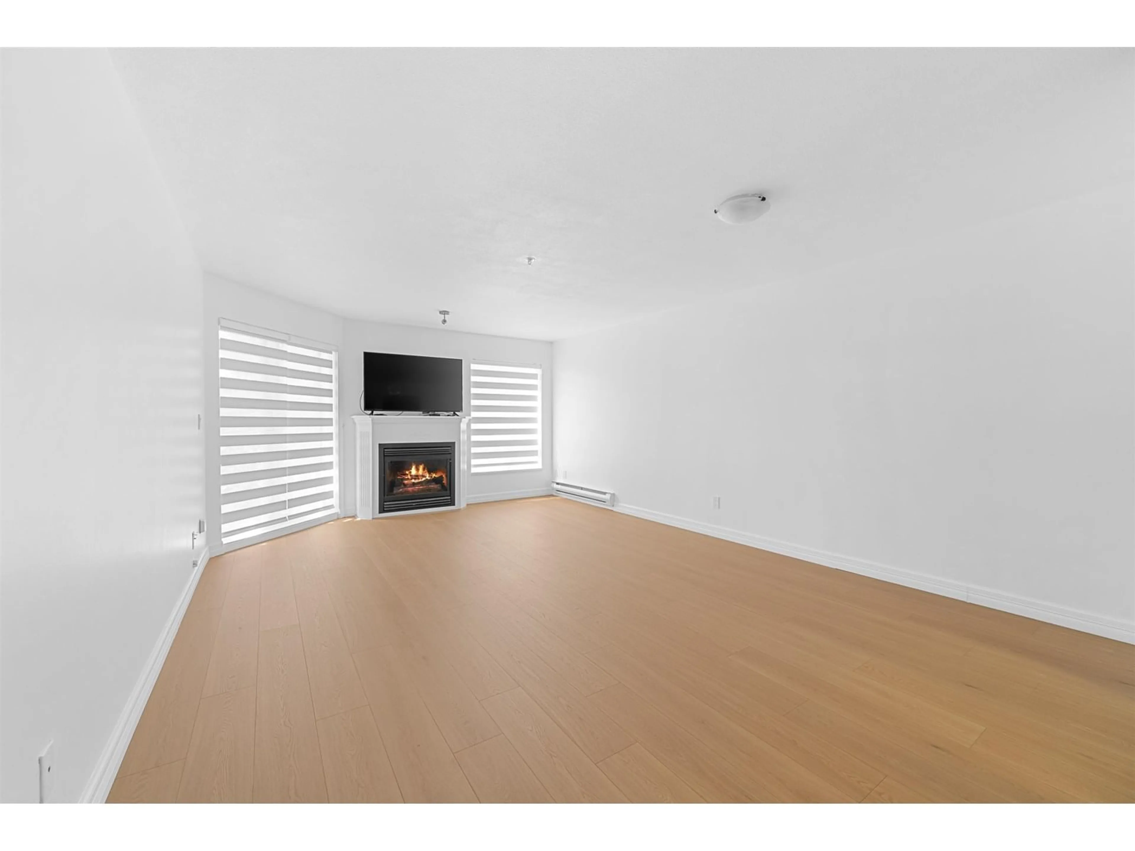 A pic of a room for 407 - 2435 CENTER, Abbotsford British Columbia V2T2N4