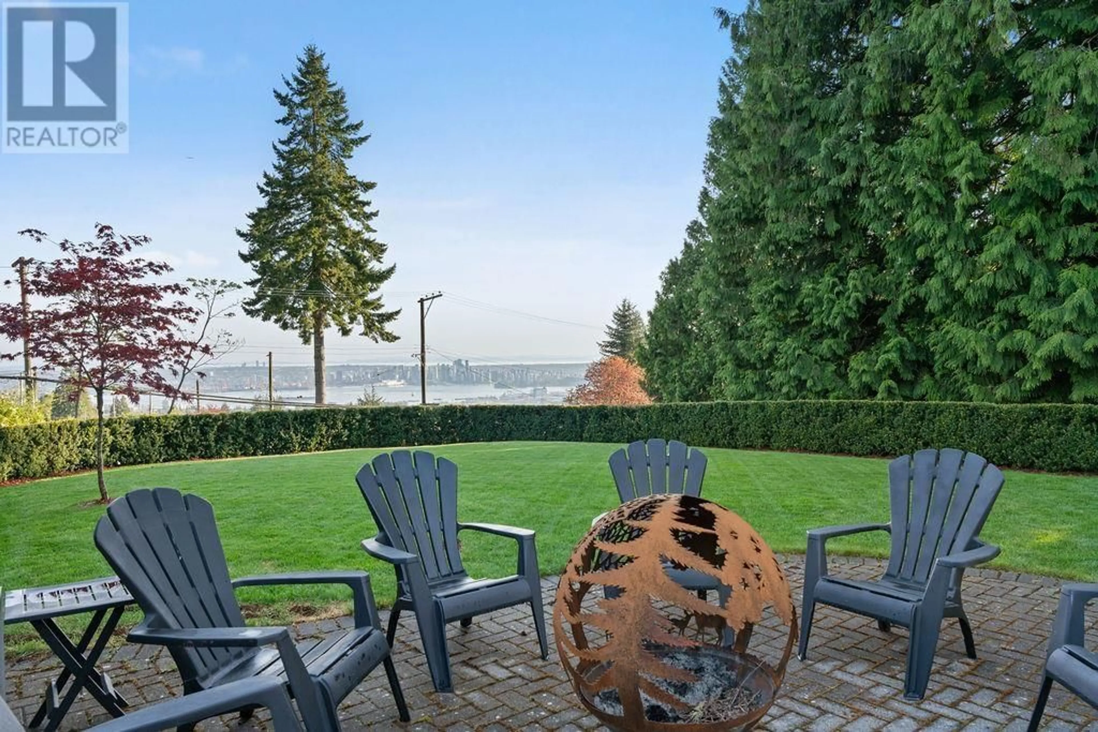 Patio, water/lake/river/ocean view for 105 MONTE VISTA COURT, North Vancouver British Columbia V7N4N1
