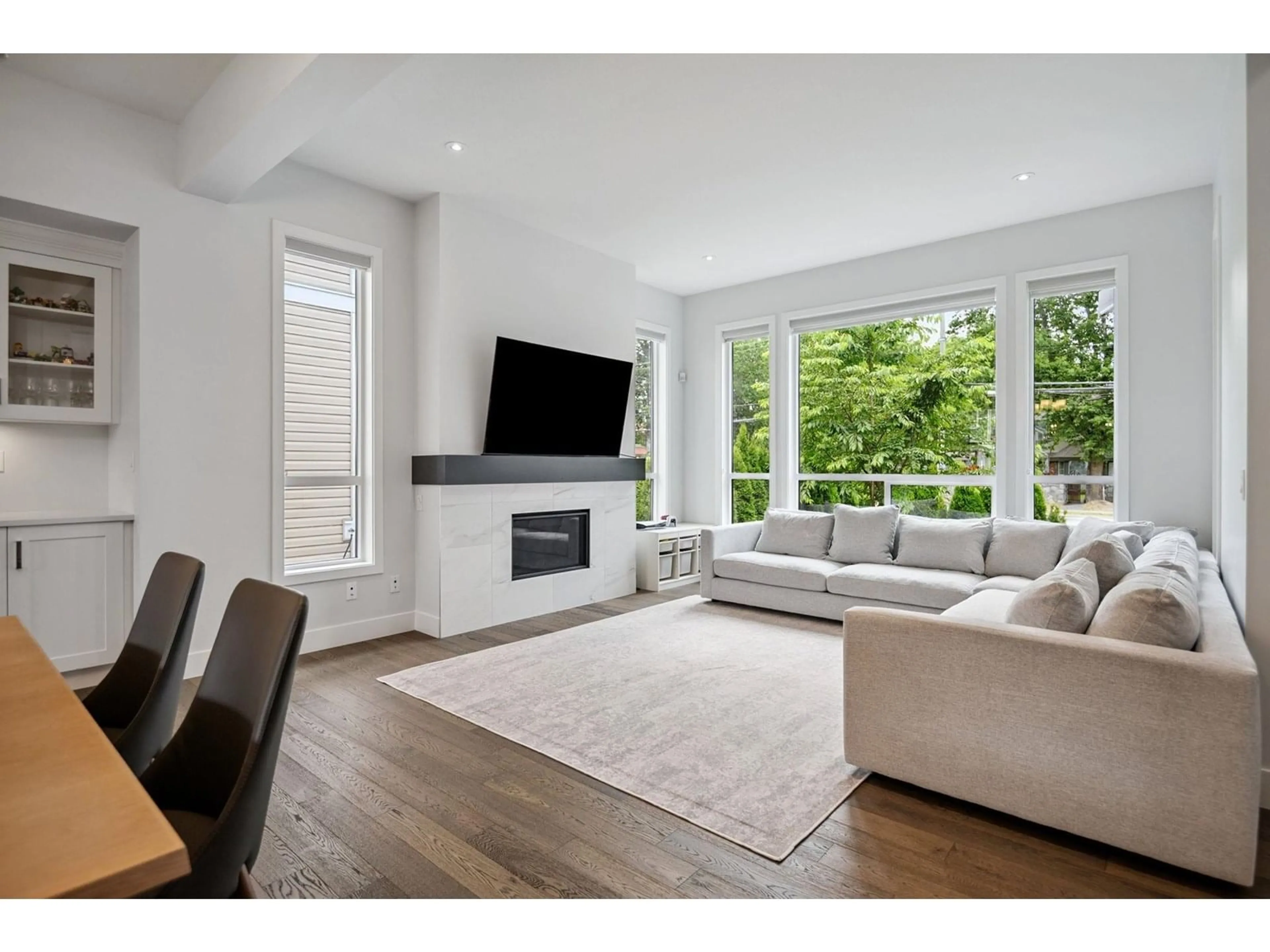 Living room with furniture, unknown for 16628 104, Surrey British Columbia V4N6V4