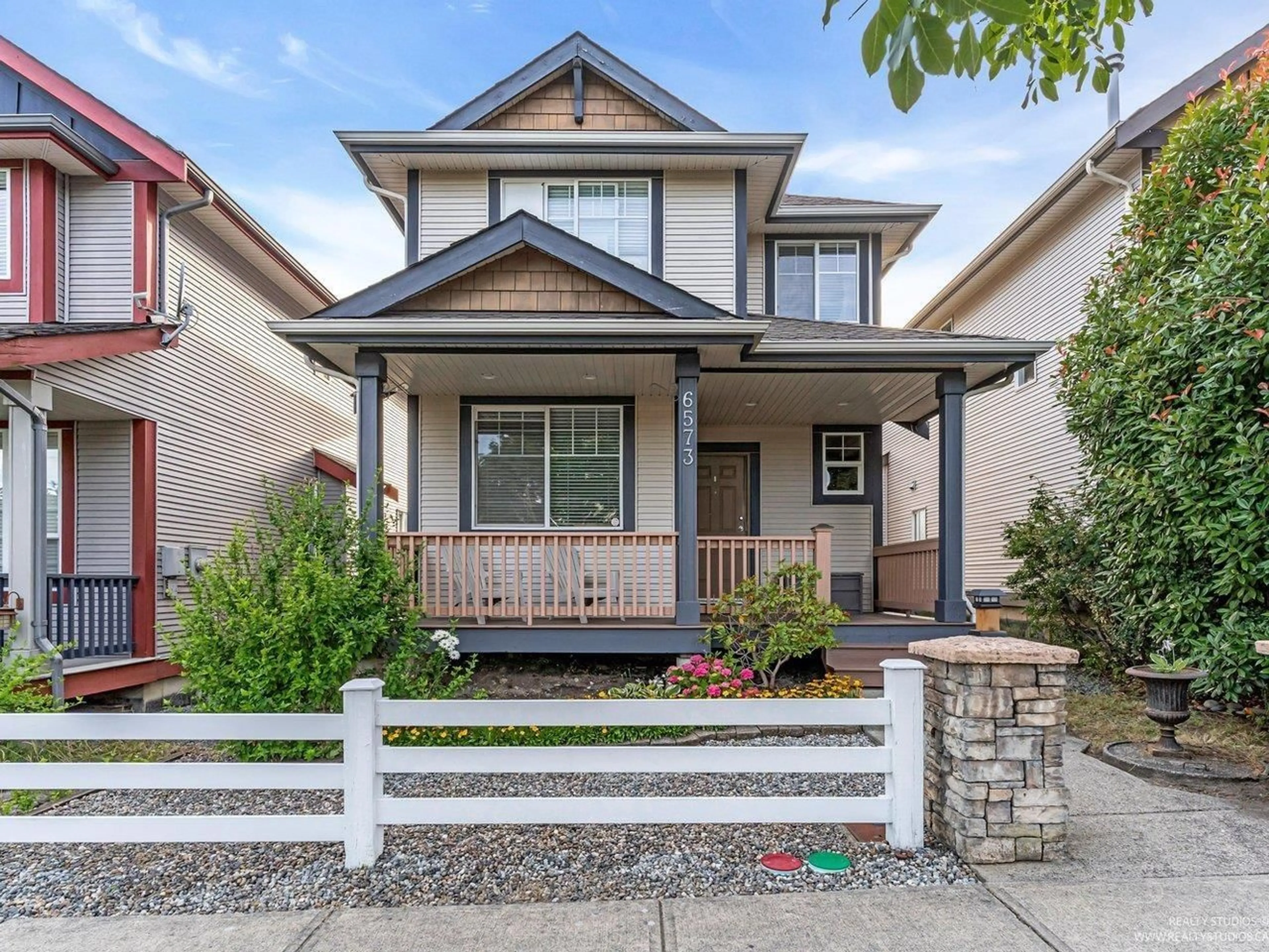 Home with brick exterior material, street for 6573 193, Surrey British Columbia V4N5P9