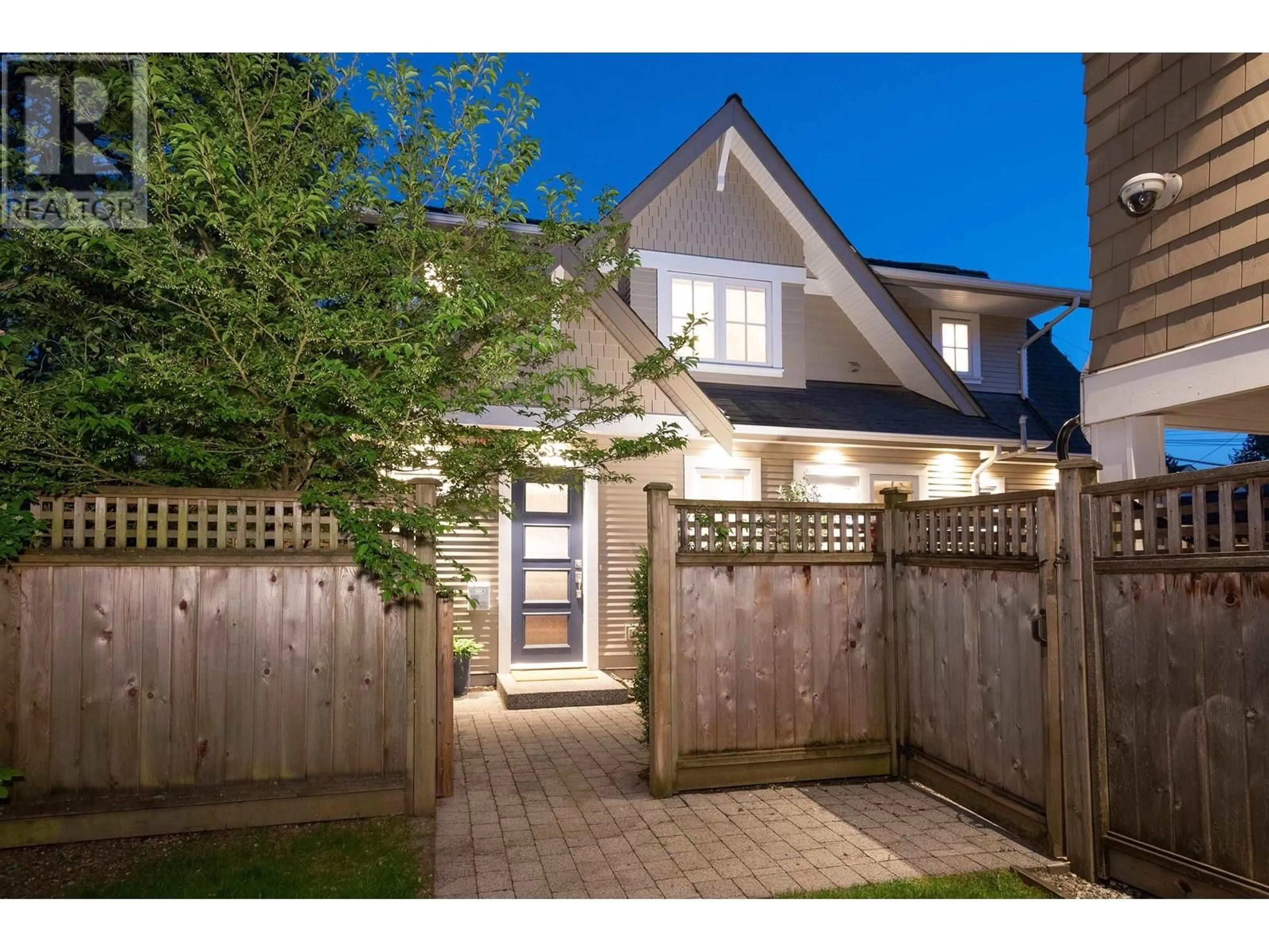 Unknown for 3132 7TH AVENUE, Vancouver British Columbia V6K2A1