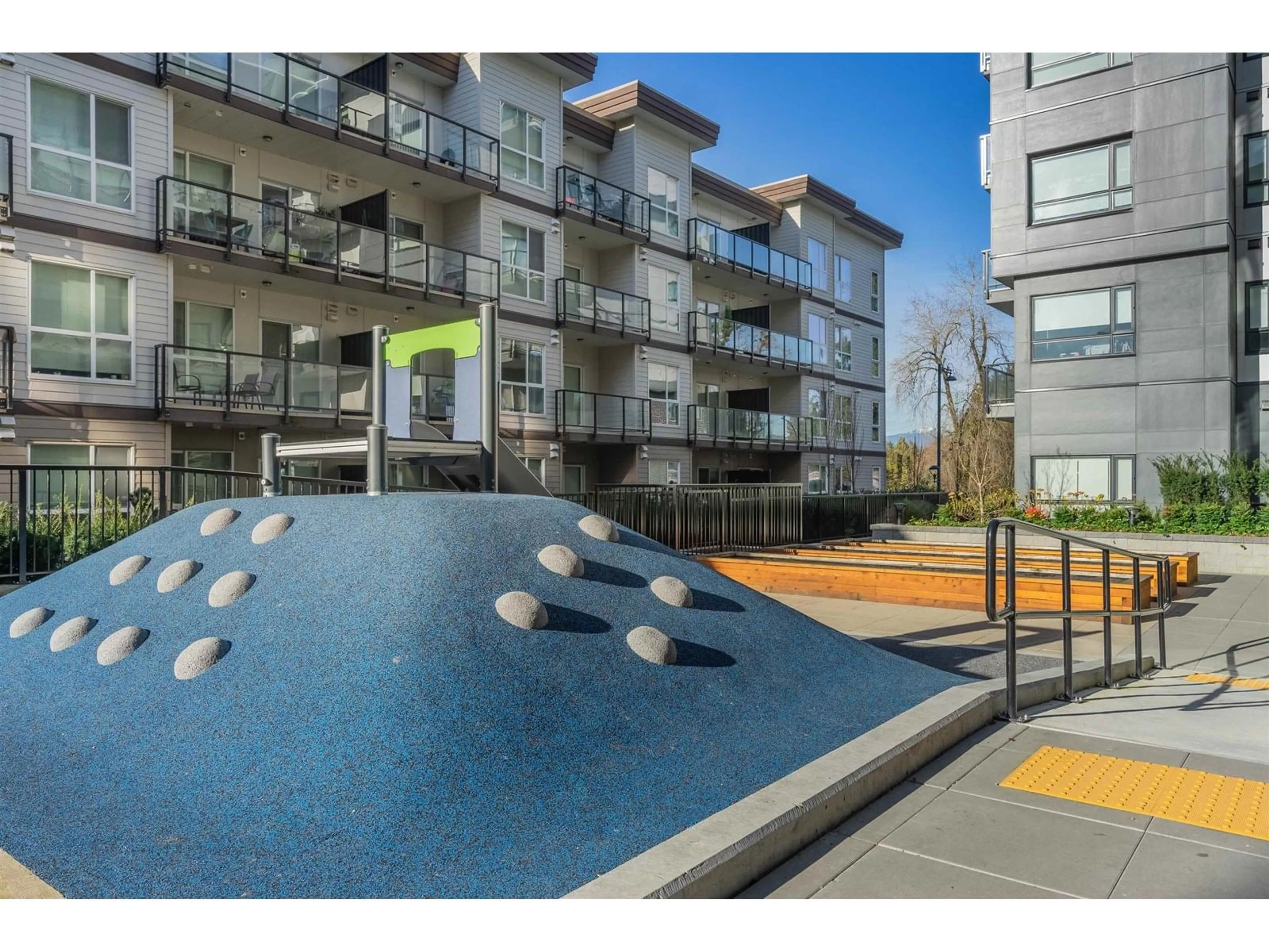 Pool for 220 - 13789 107A, Surrey British Columbia V3T0B8