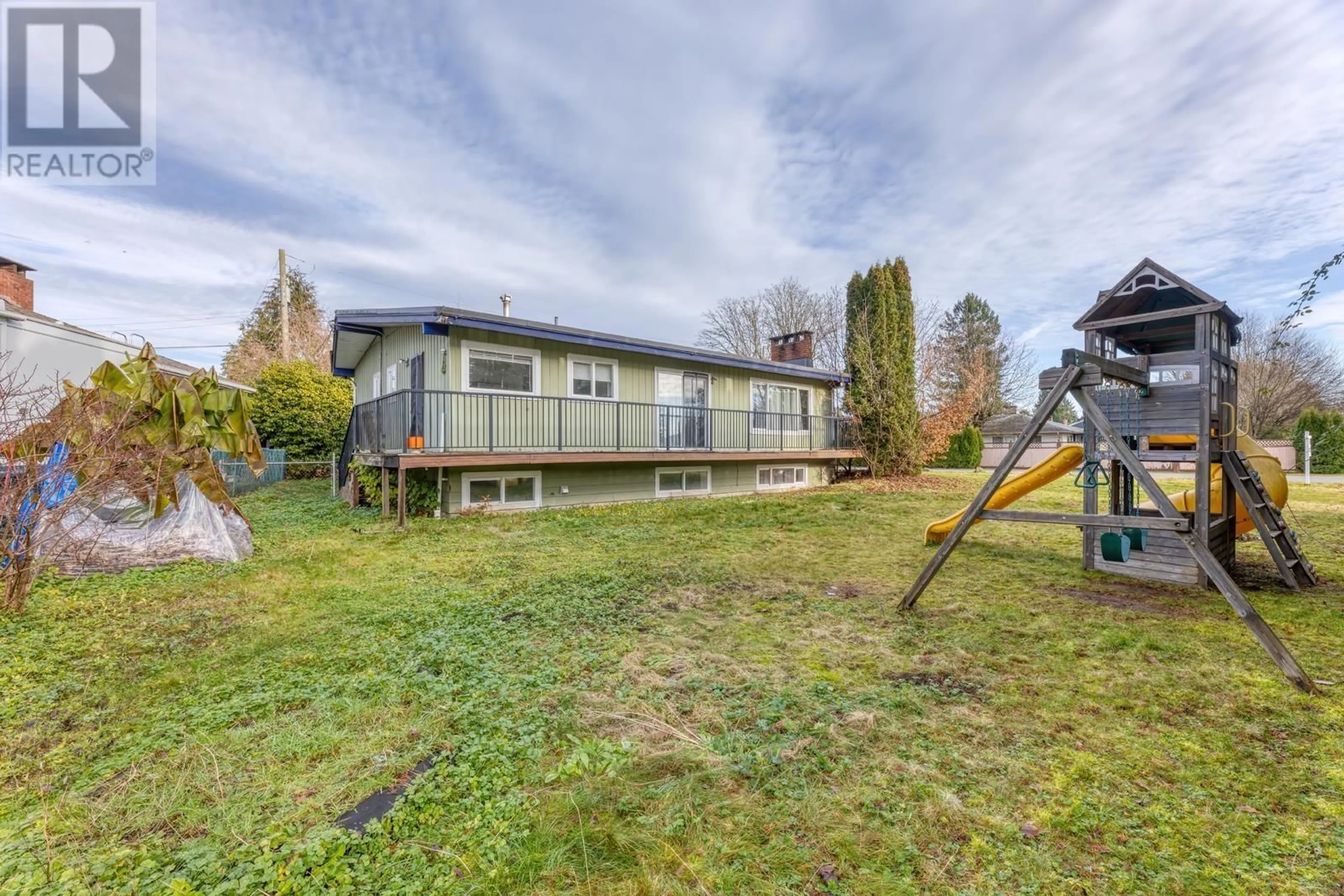A pic from outside/outdoor area/front of a property/back of a property/a pic from drone, unknown for 11939 DOVER STREET, Maple Ridge British Columbia V2X5P6