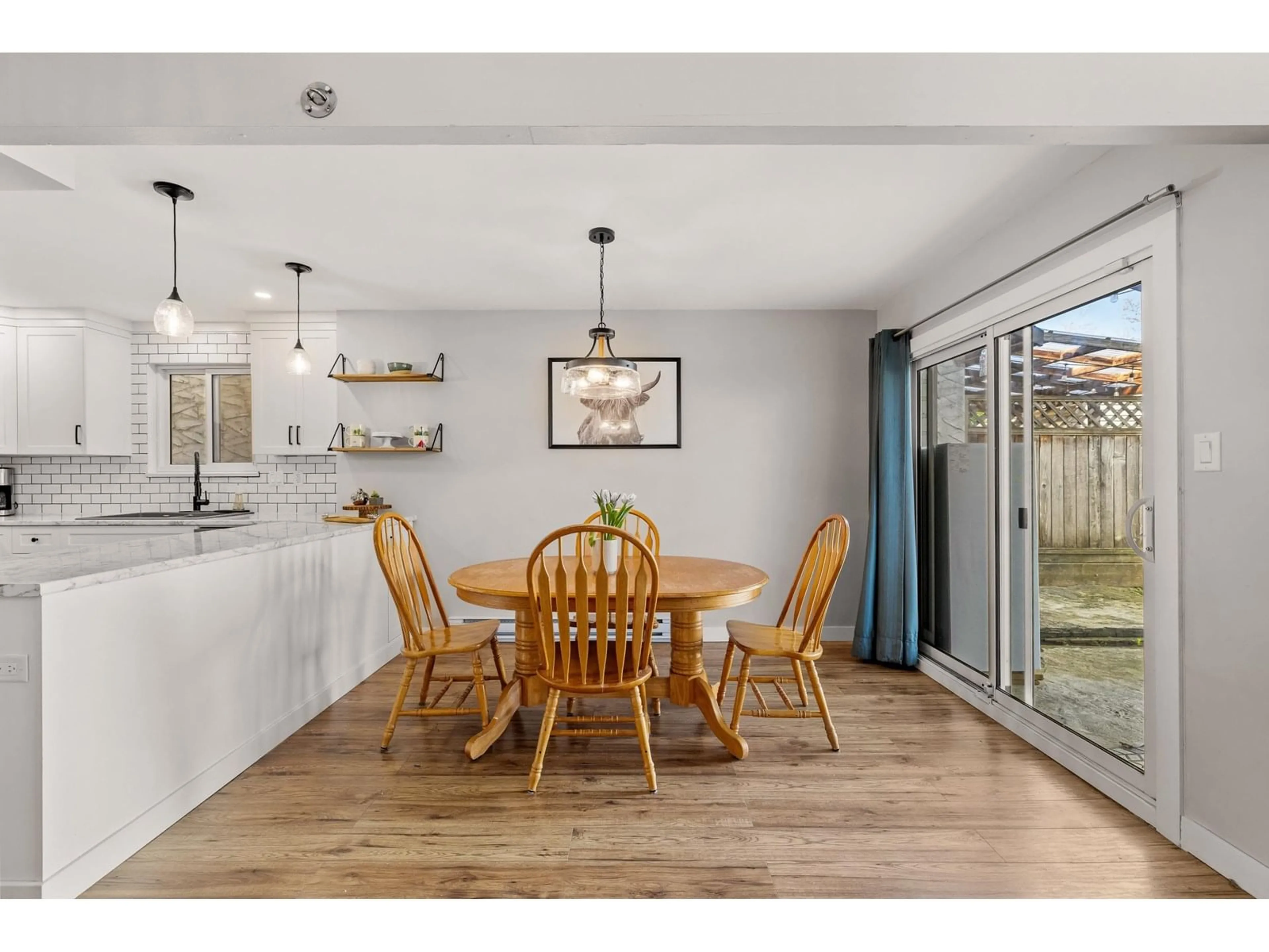 Open concept kitchen, wood/laminate floor for 408 BRUNEAU, Langley British Columbia V4W3K9