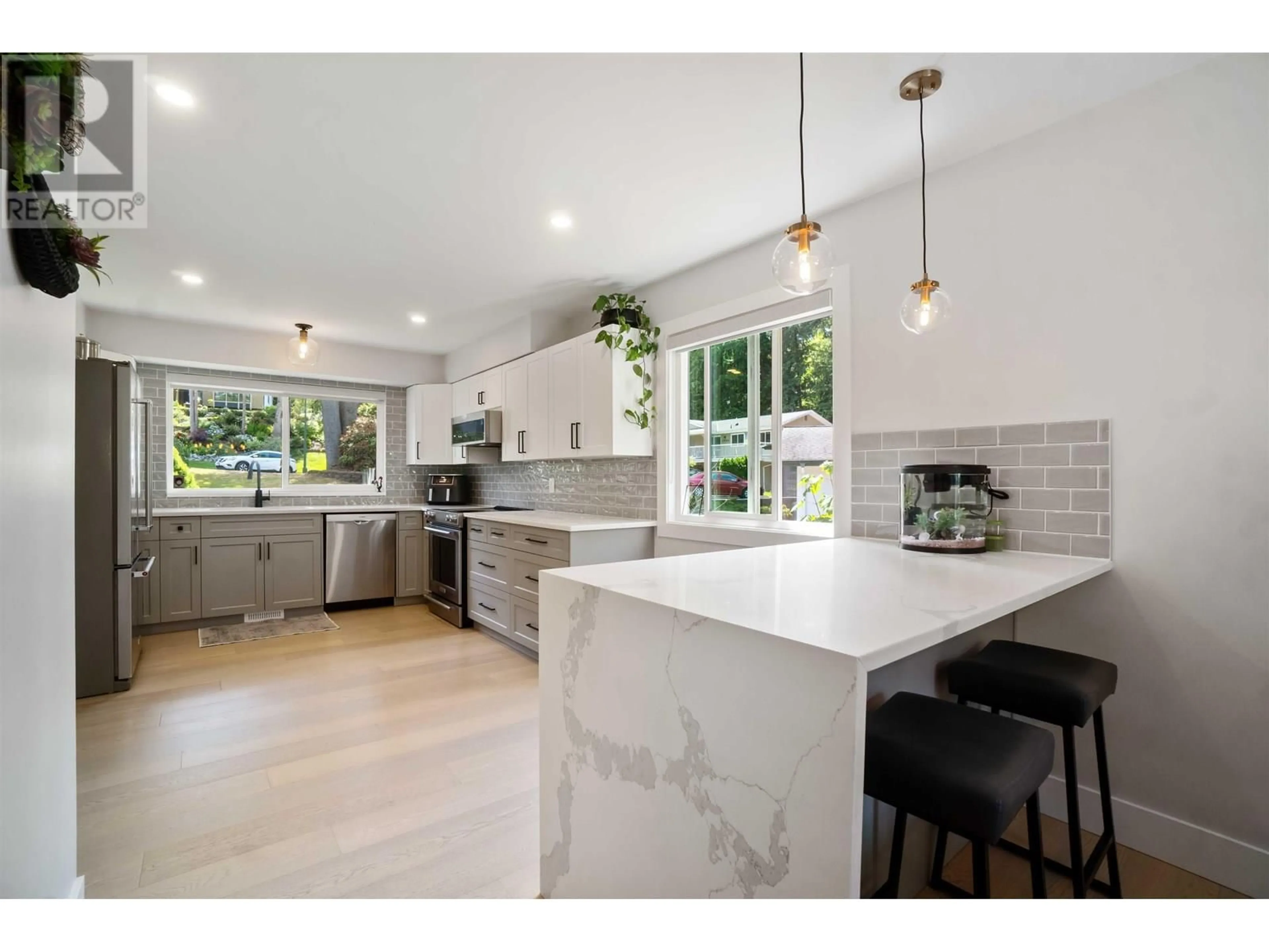 Open concept kitchen, ceramic/tile floor for 2609 HAWSER AVENUE, Coquitlam British Columbia V3C4C9