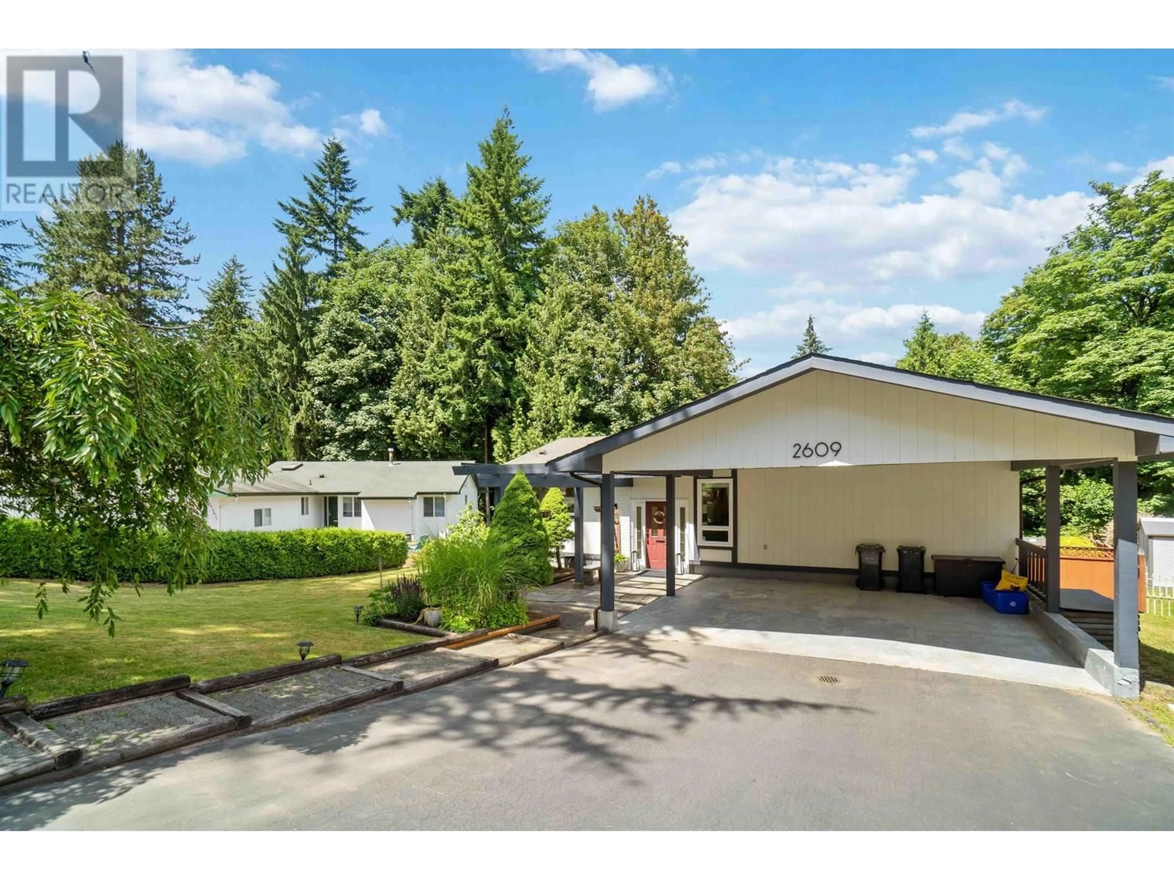 A pic from outside/outdoor area/front of a property/back of a property/a pic from drone, unknown for 2609 HAWSER AVENUE, Coquitlam British Columbia V3C4C9