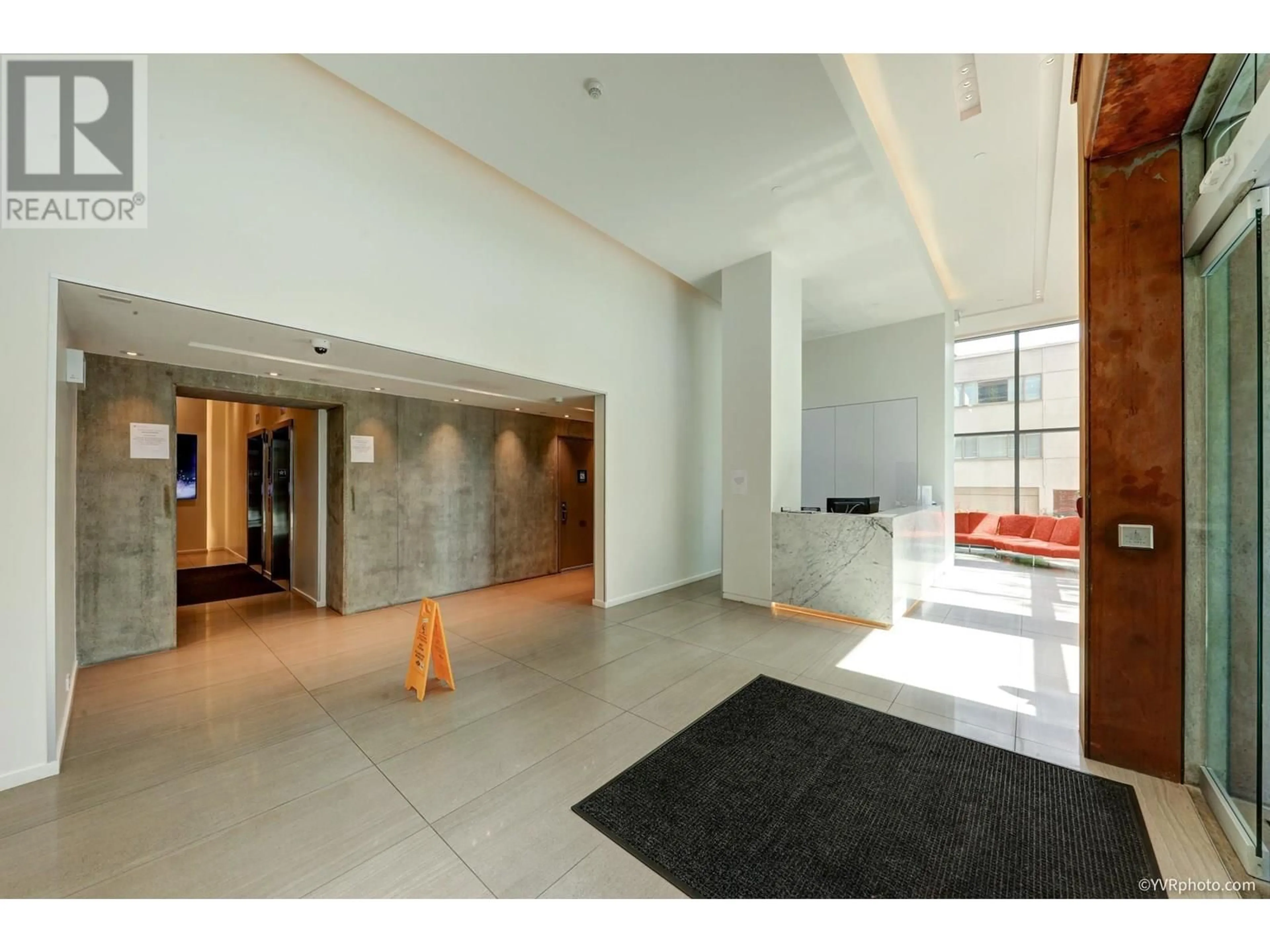 Indoor foyer for 1601 - 1171 JERVIS STREET, Vancouver British Columbia V6E0C9