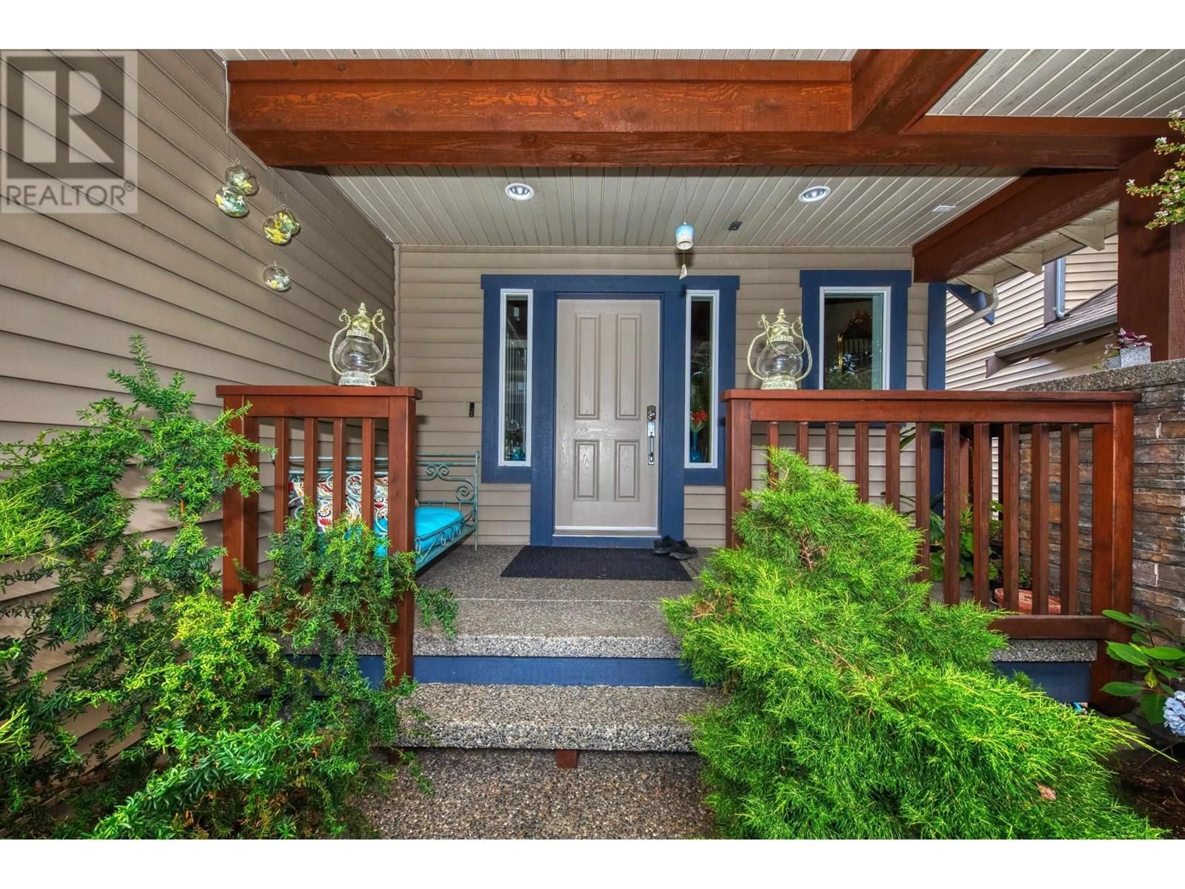 Indoor entryway for 22997 GILBERT DRIVE, Maple Ridge British Columbia V4R0C3