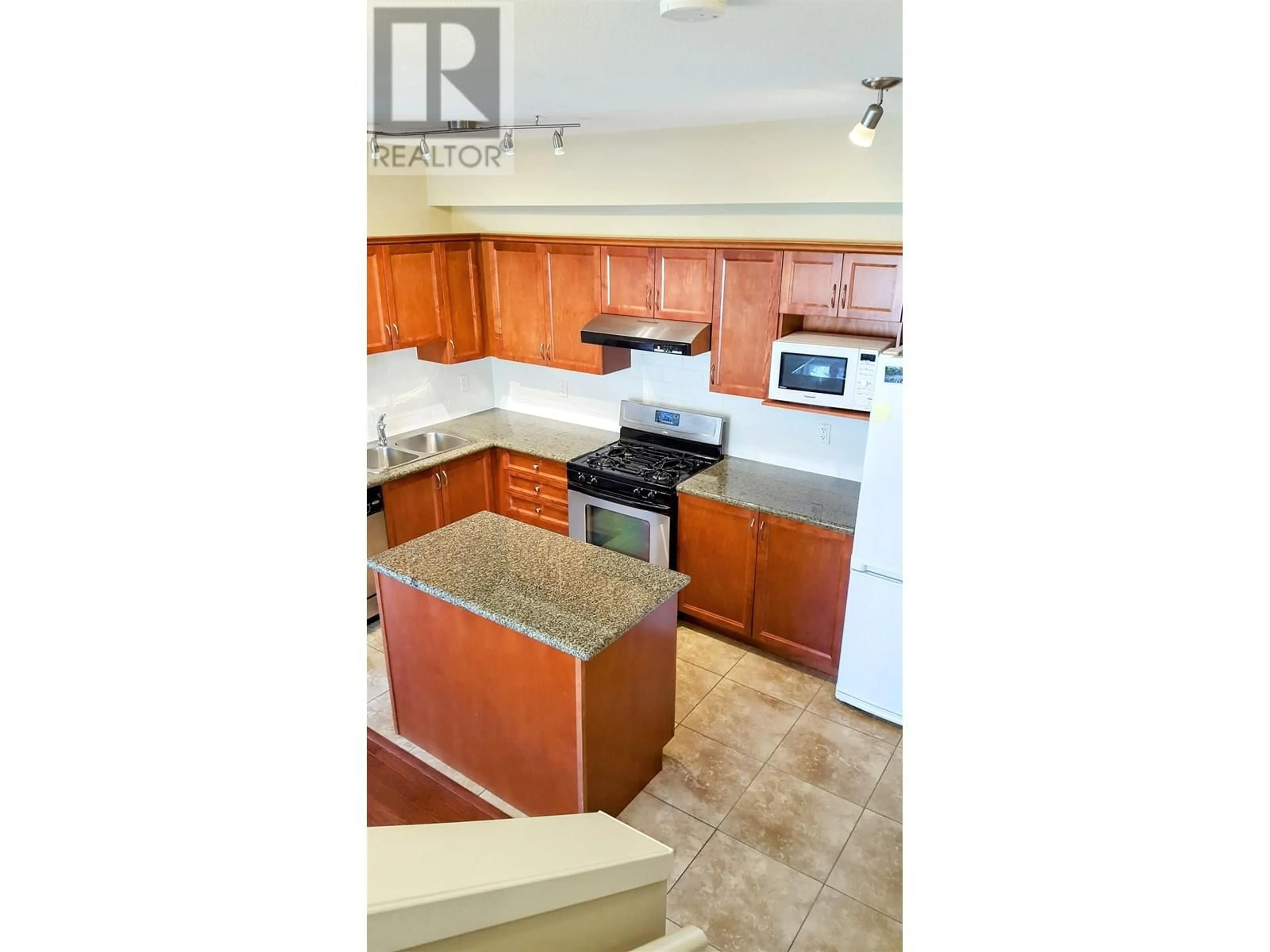 Standard kitchen, unknown for 1 - 11711 STEVESTON HIGHWAY, Richmond British Columbia V7A1N8