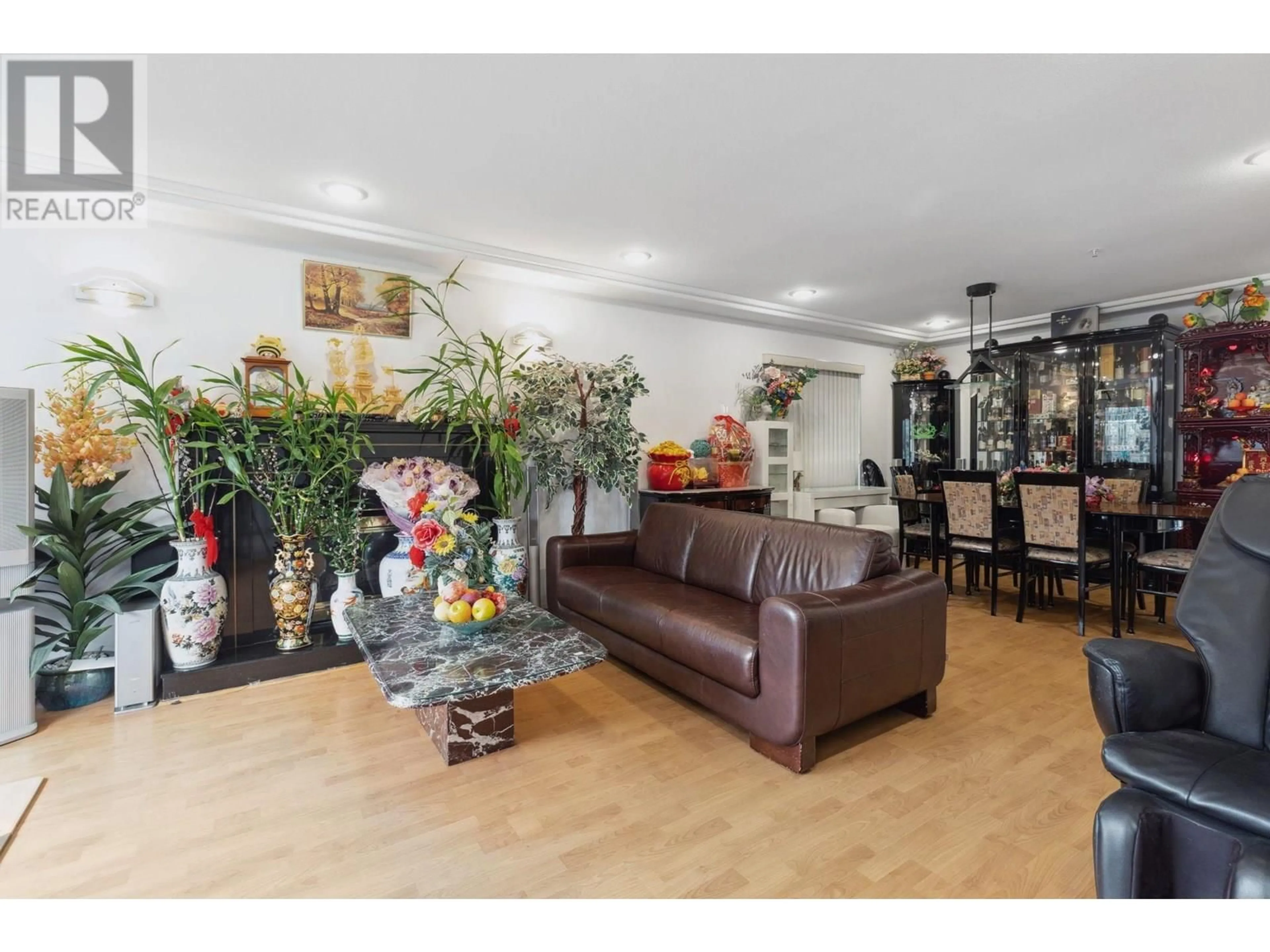 Living room with furniture, unknown for 6908 DAWSON STREET, Vancouver British Columbia V5S2W3