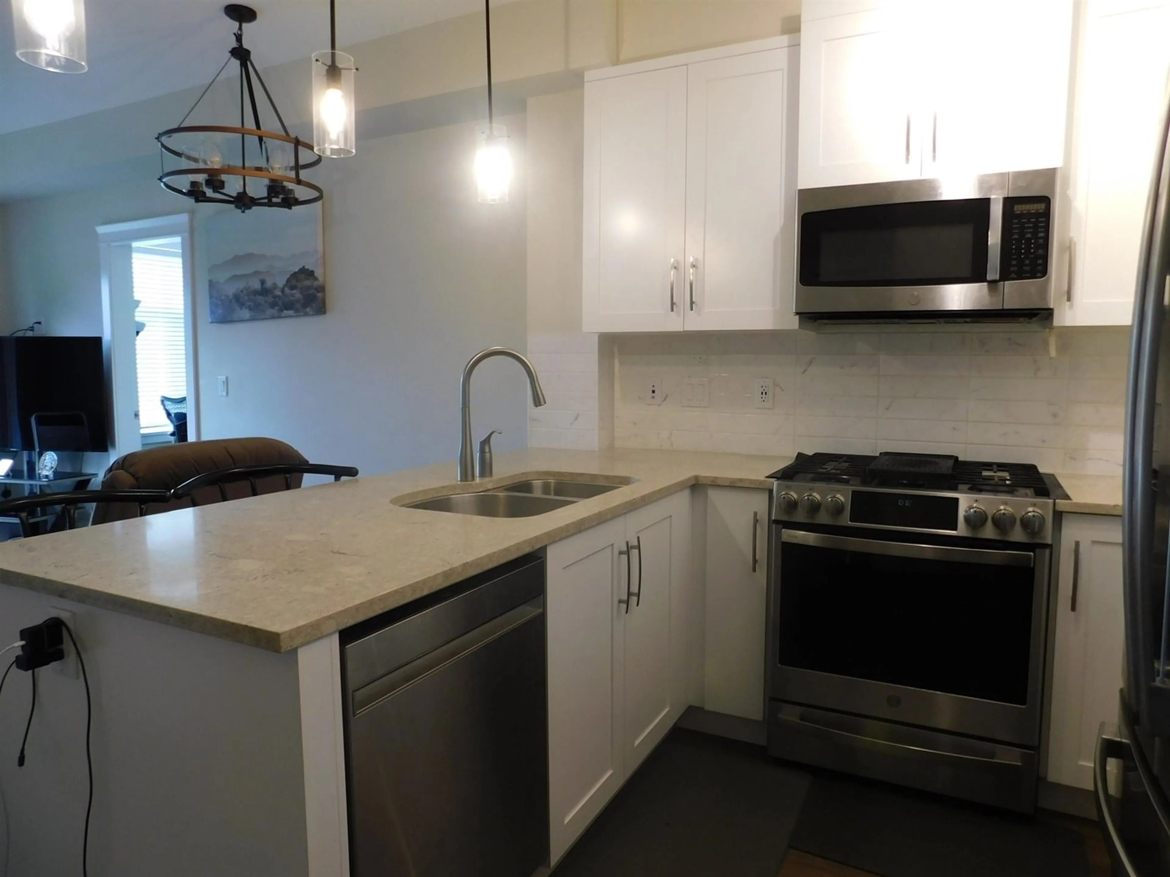 Unknown for 427 - 11077 RAVINE, Surrey British Columbia V3T0R7